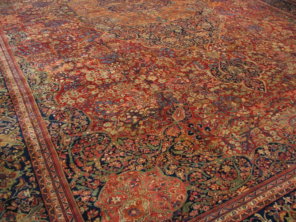 Sarouk Farahan Tapis Sarouk persan ancien surdimensionné rouge Farahan, vers 1880-1900 en vente