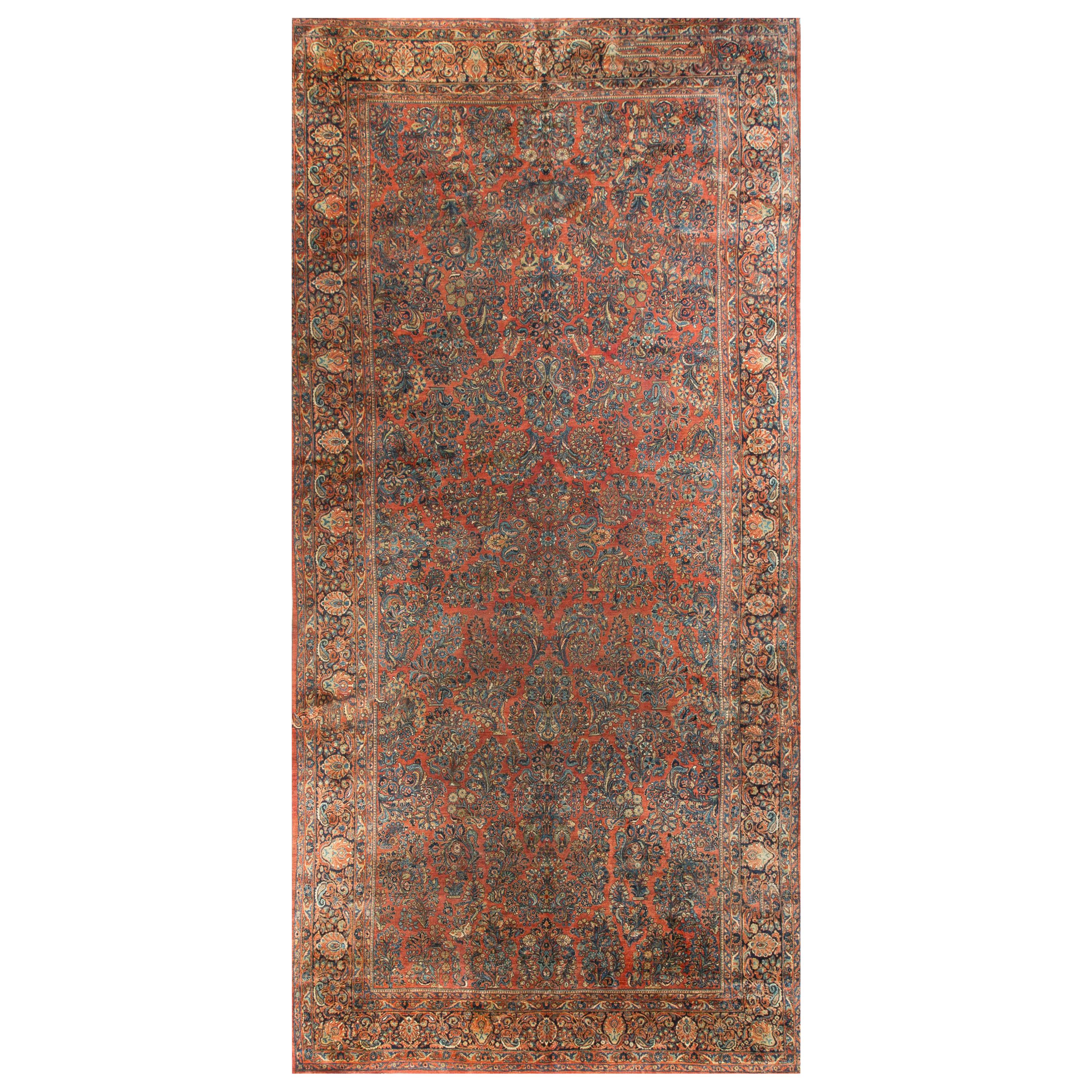 Antiker übergroßer persischer Sarouk-Teppich in Übergröße, um 1900 10' x 21'6 im Angebot