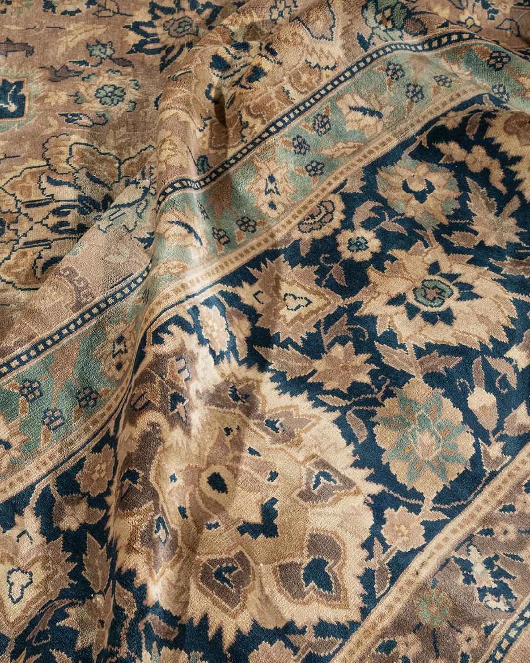 Antiker übergroßer Tan Indo Kirman Teppich, 14'7 x 23'9 im Angebot 3