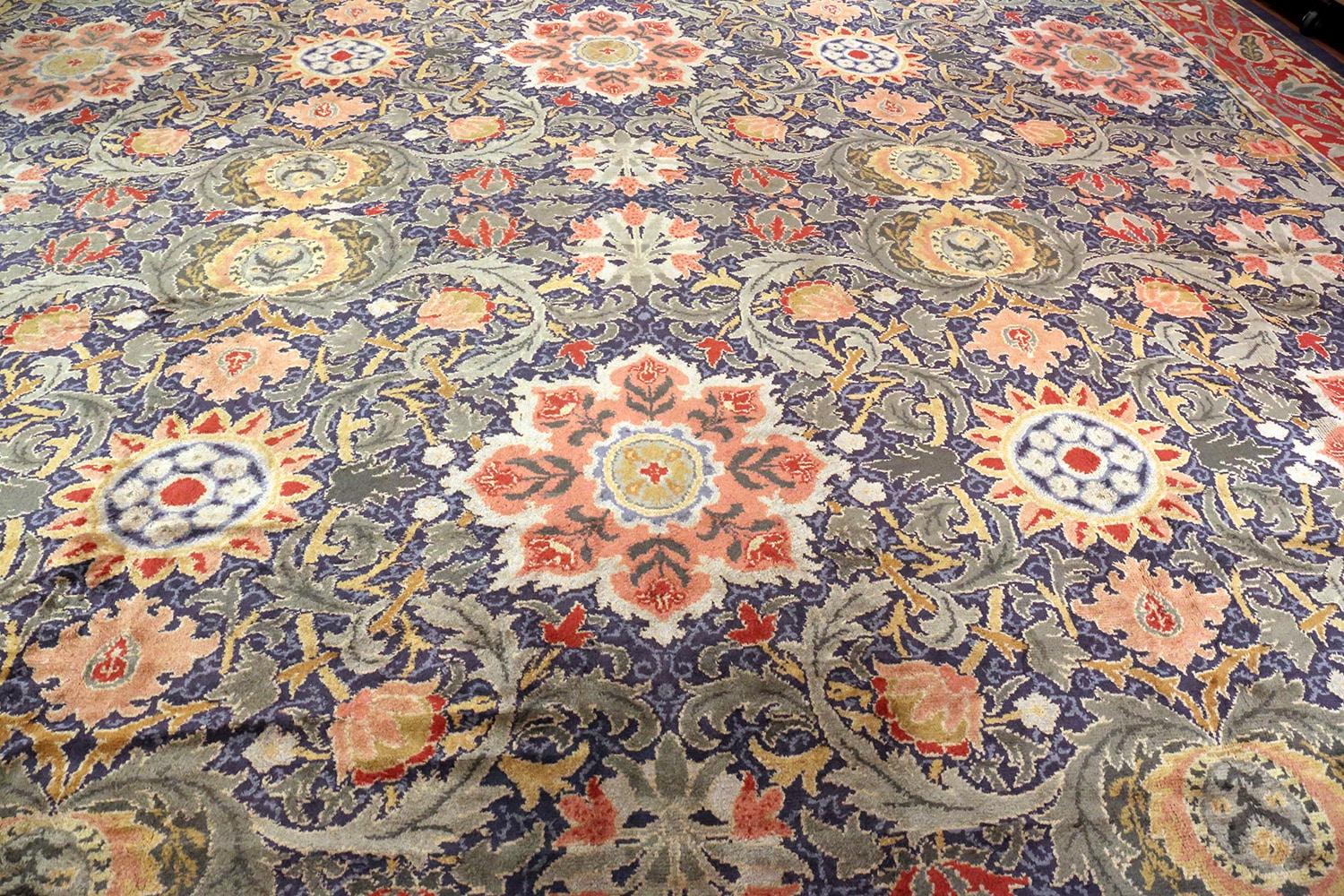Antique tapis Arts & Crafts William Morris Design. Taille : 19 ft x 30 ft en vente 1