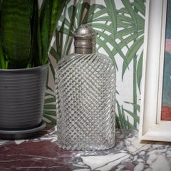 Antica fiaschetta inglese Wrythen di grandi dimensioni in vetro e argento