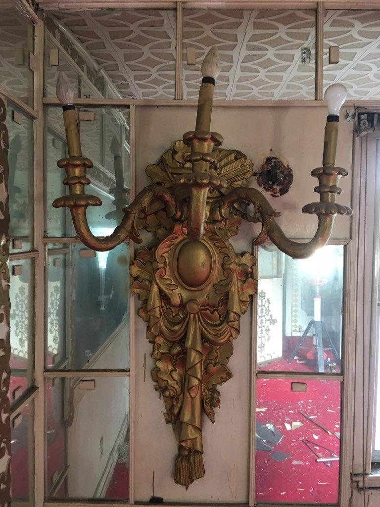 Antique Oversized Neoclassical Style Wall Sconces - Pair en venta 2