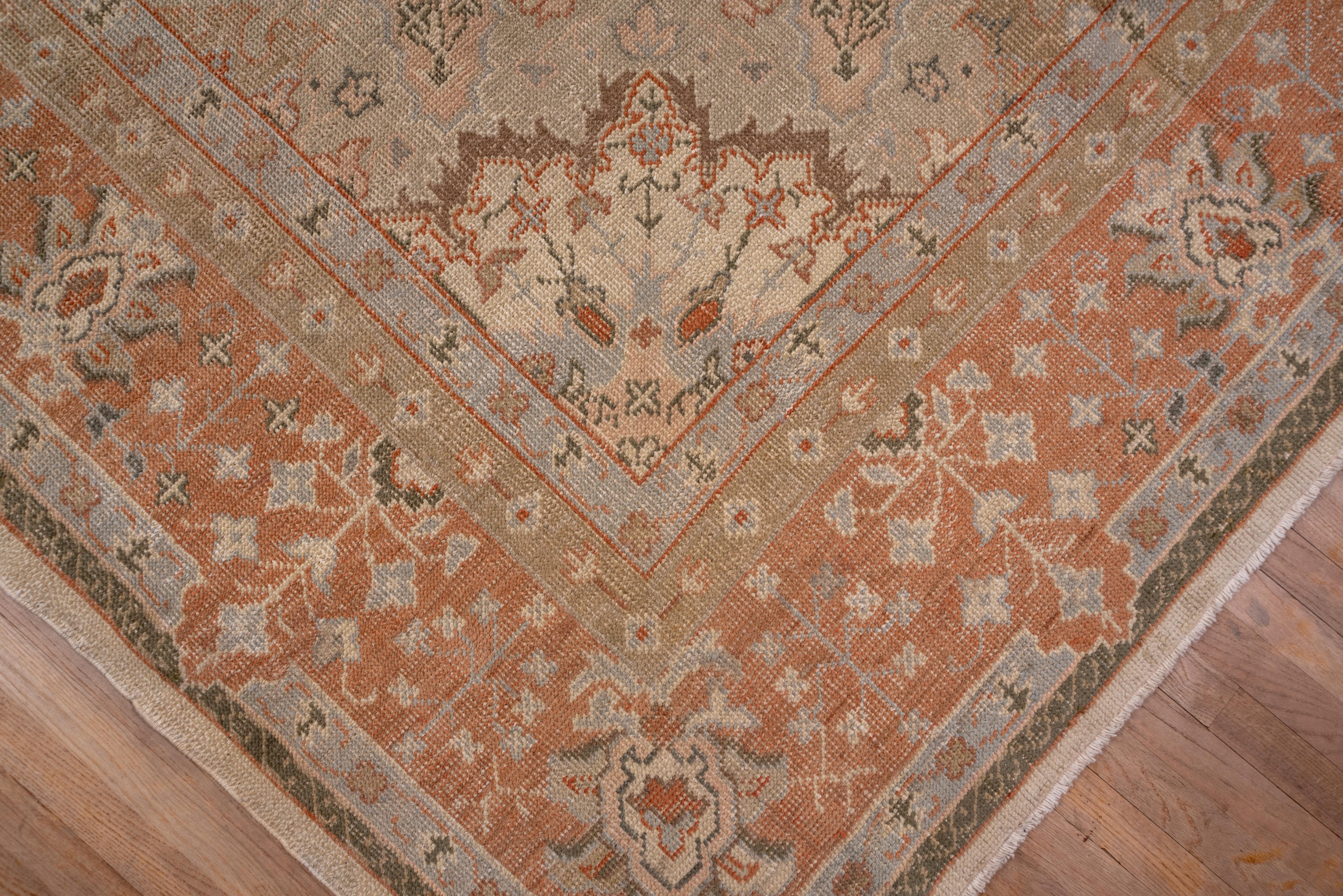 Antique Oversized Oushak Carpet, Salmon Palette, circa 1920 In Excellent Condition For Sale In New York, NY