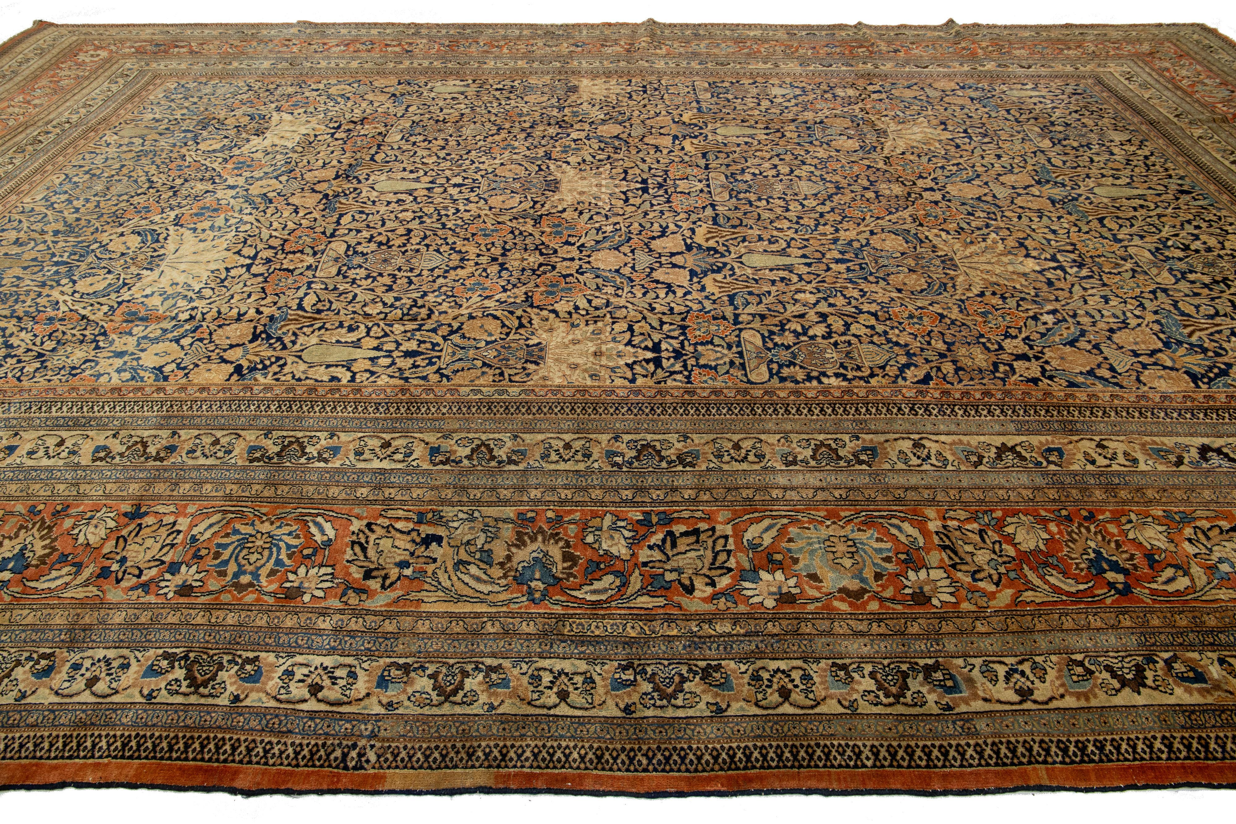 Antiker übergroßer persischer Khorasan-Blauer Wollteppich in Übergröße, handgefertigt mit Allover-Muster im Zustand „Gut“ im Angebot in Norwalk, CT