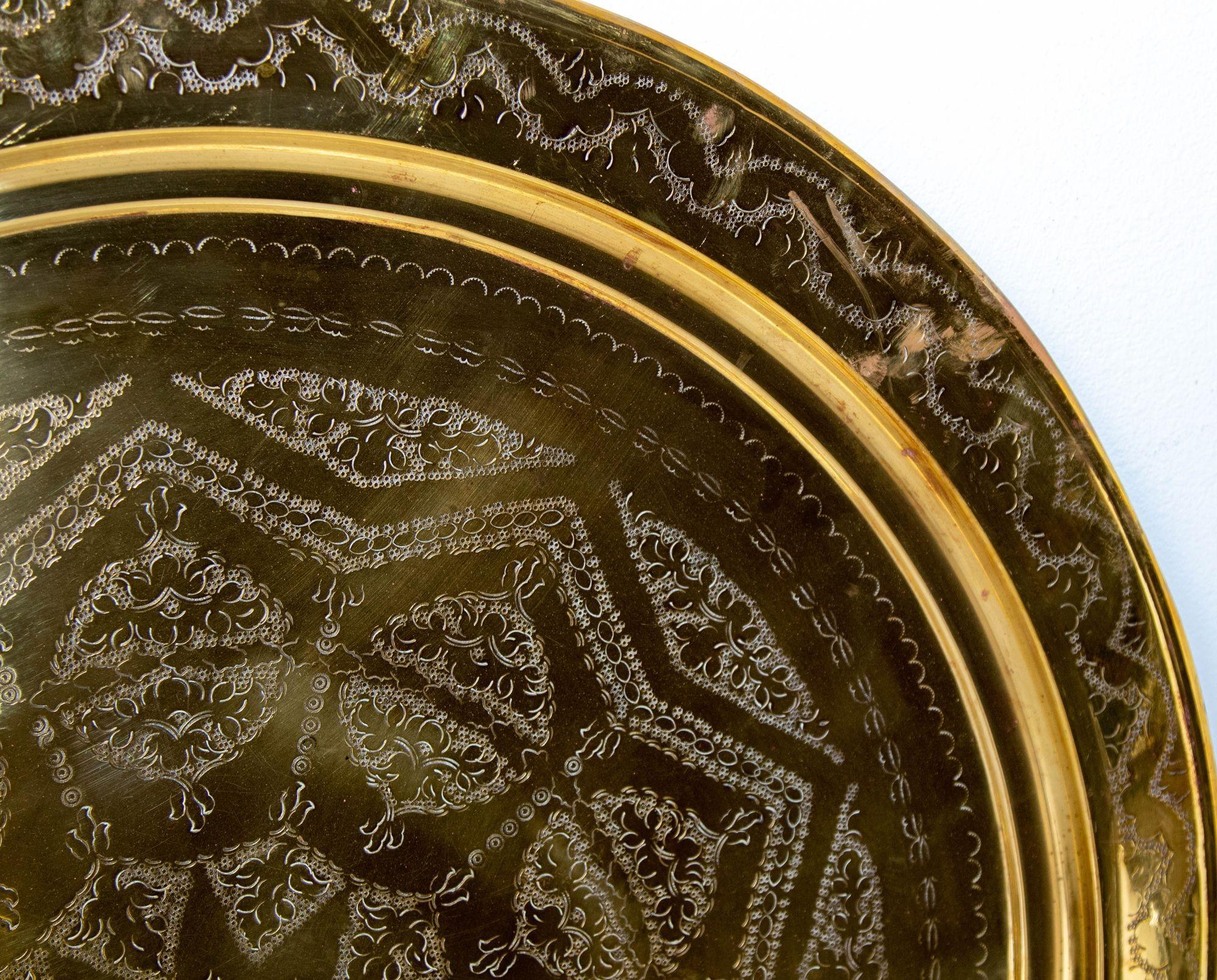 Antique Oversized Round Moroccan Polished Brass Tray Platter 19th C. For Sale 4
