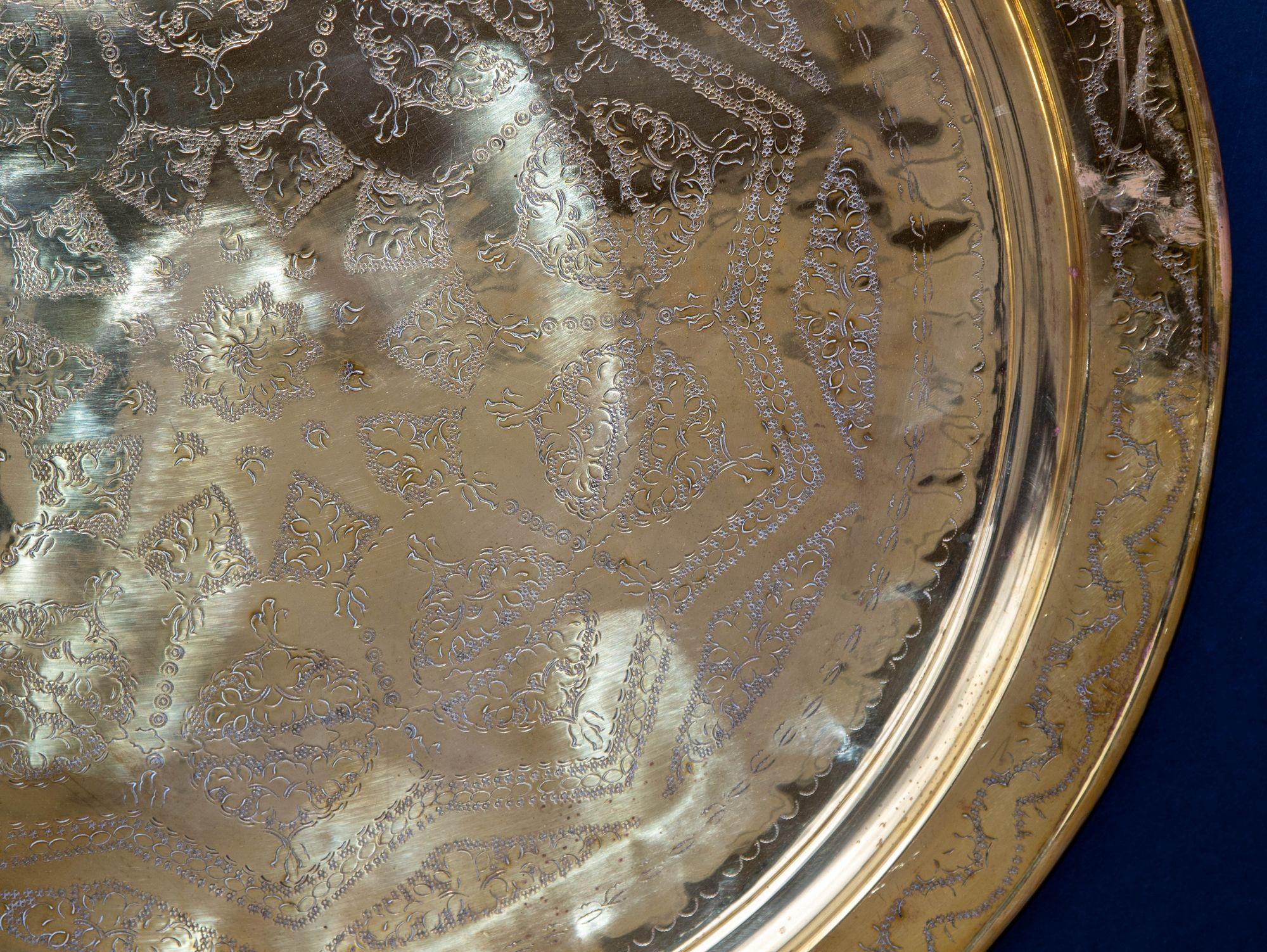 Etched Antique Oversized Round Moroccan Polished Brass Tray Platter 19th C. For Sale