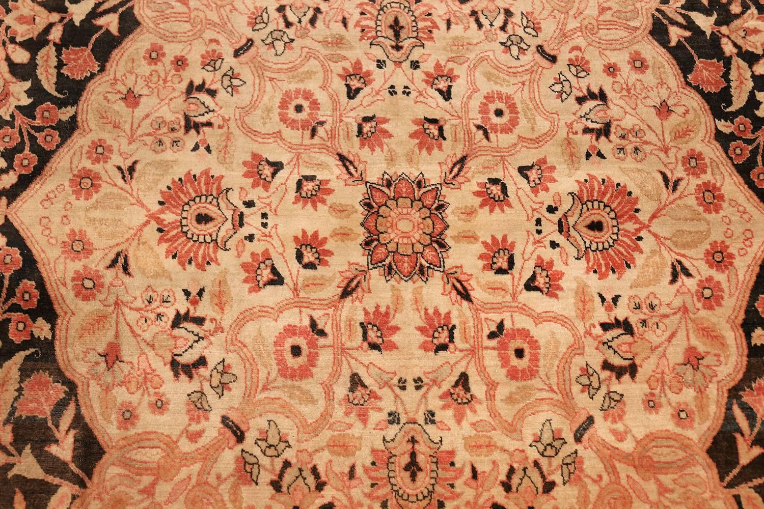 Antique Tabriz Persian Carpet by Haji Jalili. 16 ft x 25 ft 4 in For Sale 4