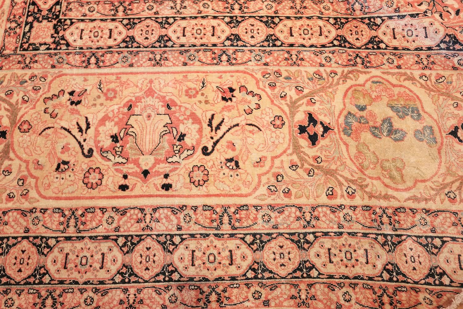 Fein gewebter antiker übergroßer persischer Teppich aus Täbris von Hadschi Jalili, Herkunftsland / Teppichart: Persische Teppiche, um 1900. Größe: 16 ft x 25 ft 4 in (4,88 m x 7,72 m)

Man braucht nur einen Blick auf diesen wunderschönen