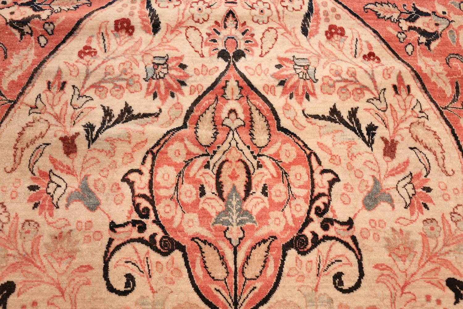 Noué à la main Tapis persan ancien de Haji Jalili, 16 pieds x 25 pieds 4 pouces en vente