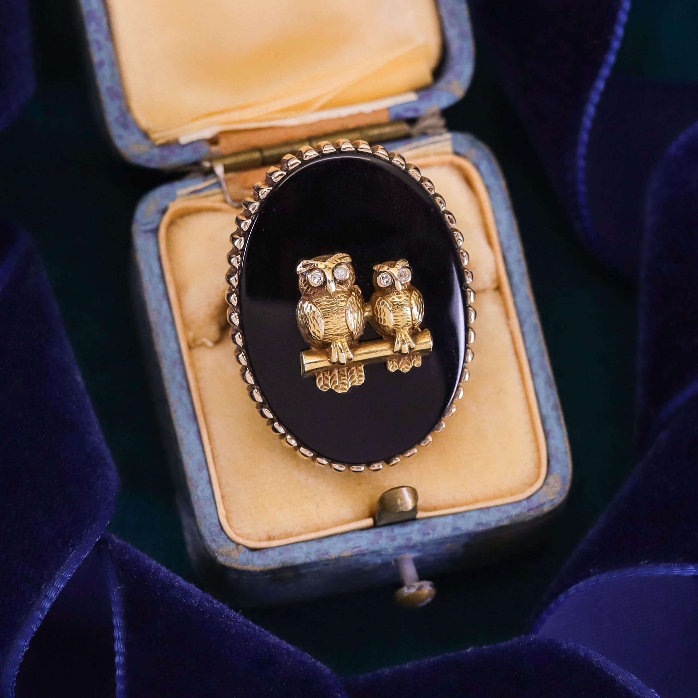 Antique Owl Onyx Ring of 10k Gold For Sale 1