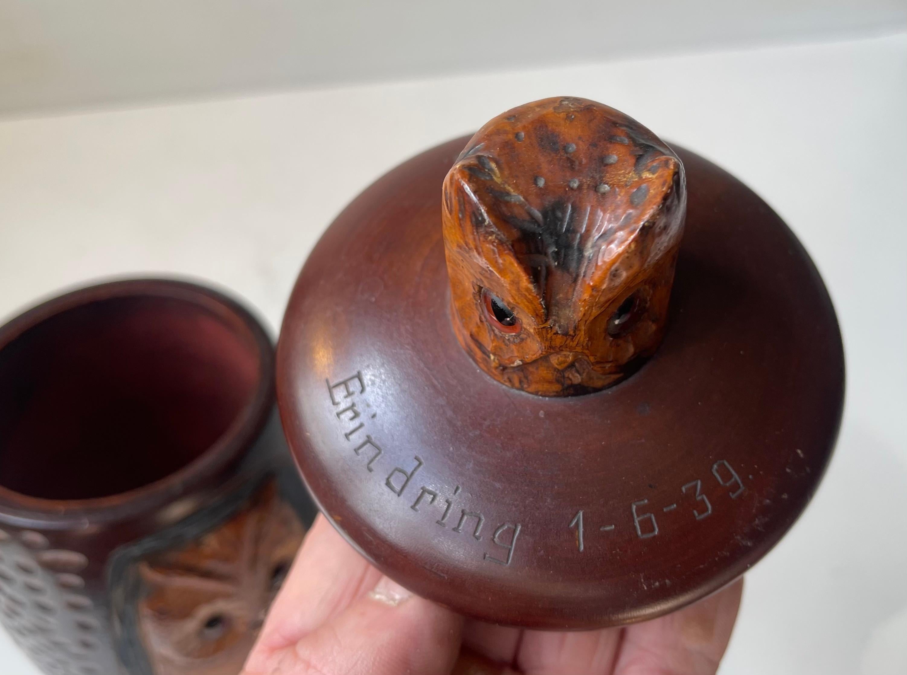 Antique Owl Tea Caddy in Hand-carved & stained Oak For Sale 4