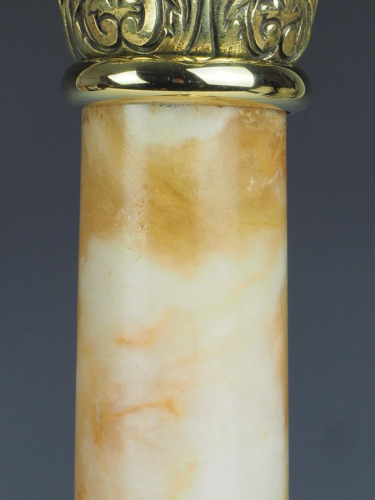 Lampe de table corinthienne ancienne en laiton et Oynx et laiton (estampillée) en vente 4