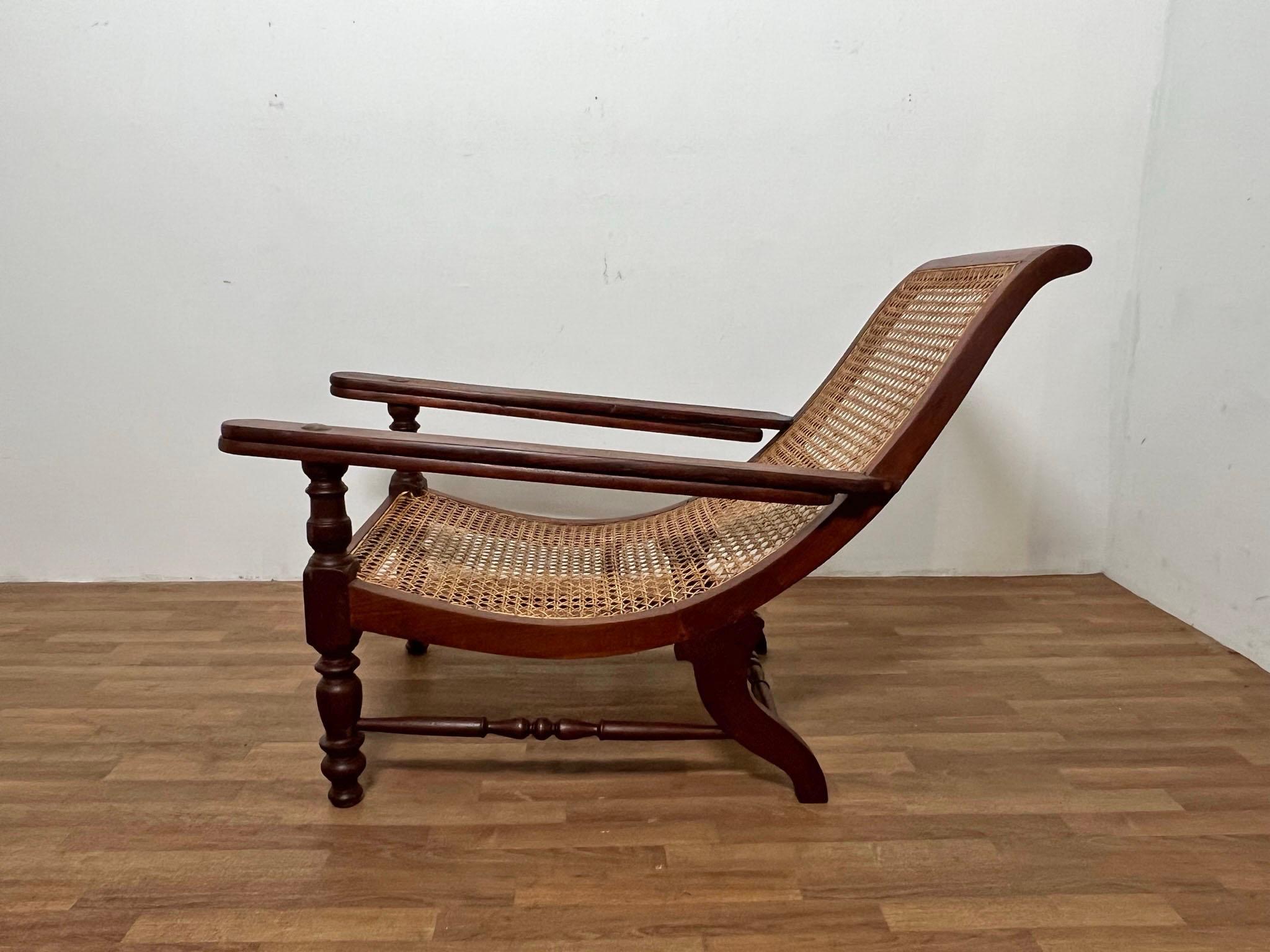 Antiker Paddle Arm British Colonial Plantation Lounge Chair (19. Jahrhundert) im Angebot