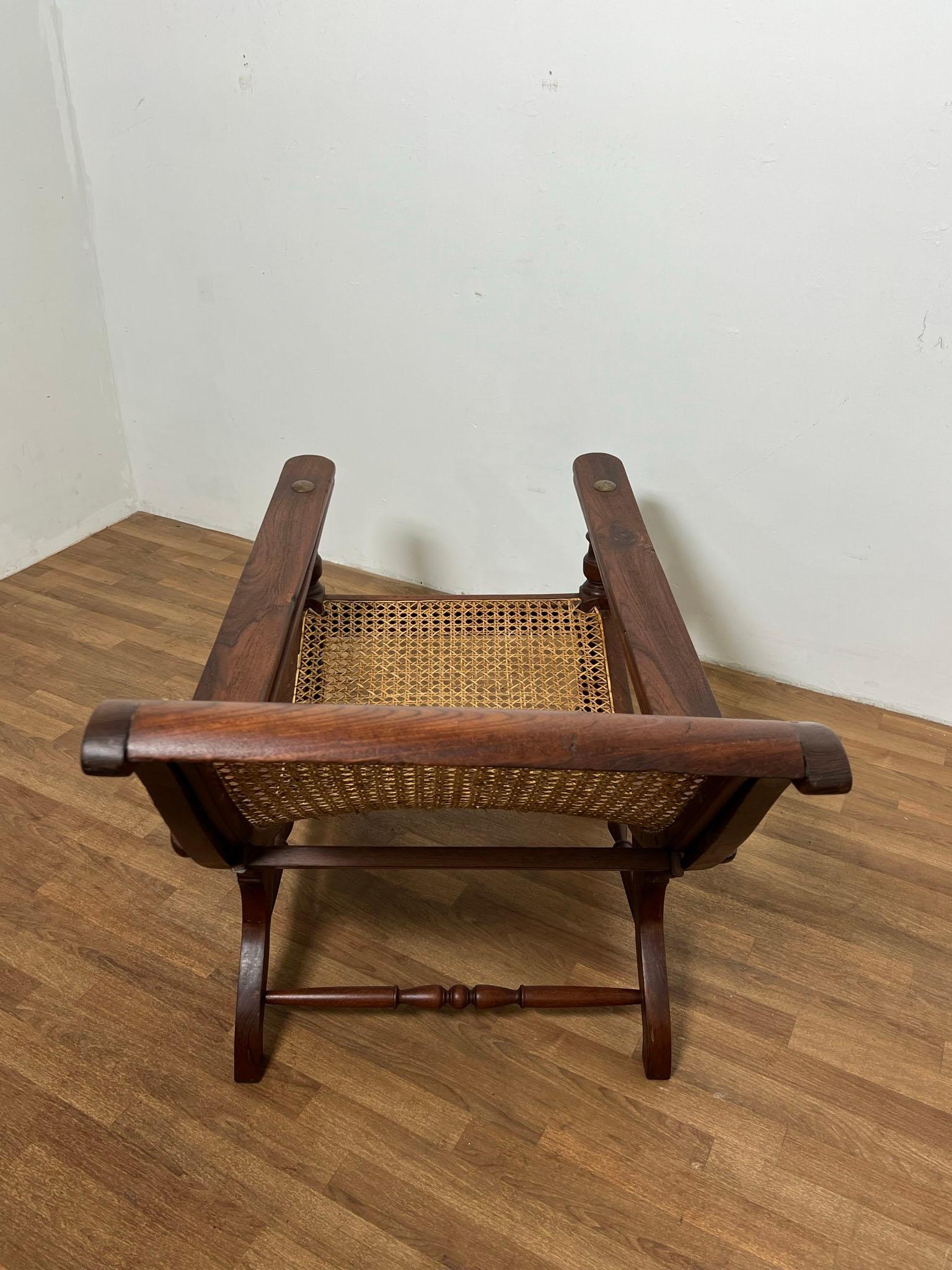 Antiker Paddle Arm British Colonial Plantation Lounge Chair im Angebot 1