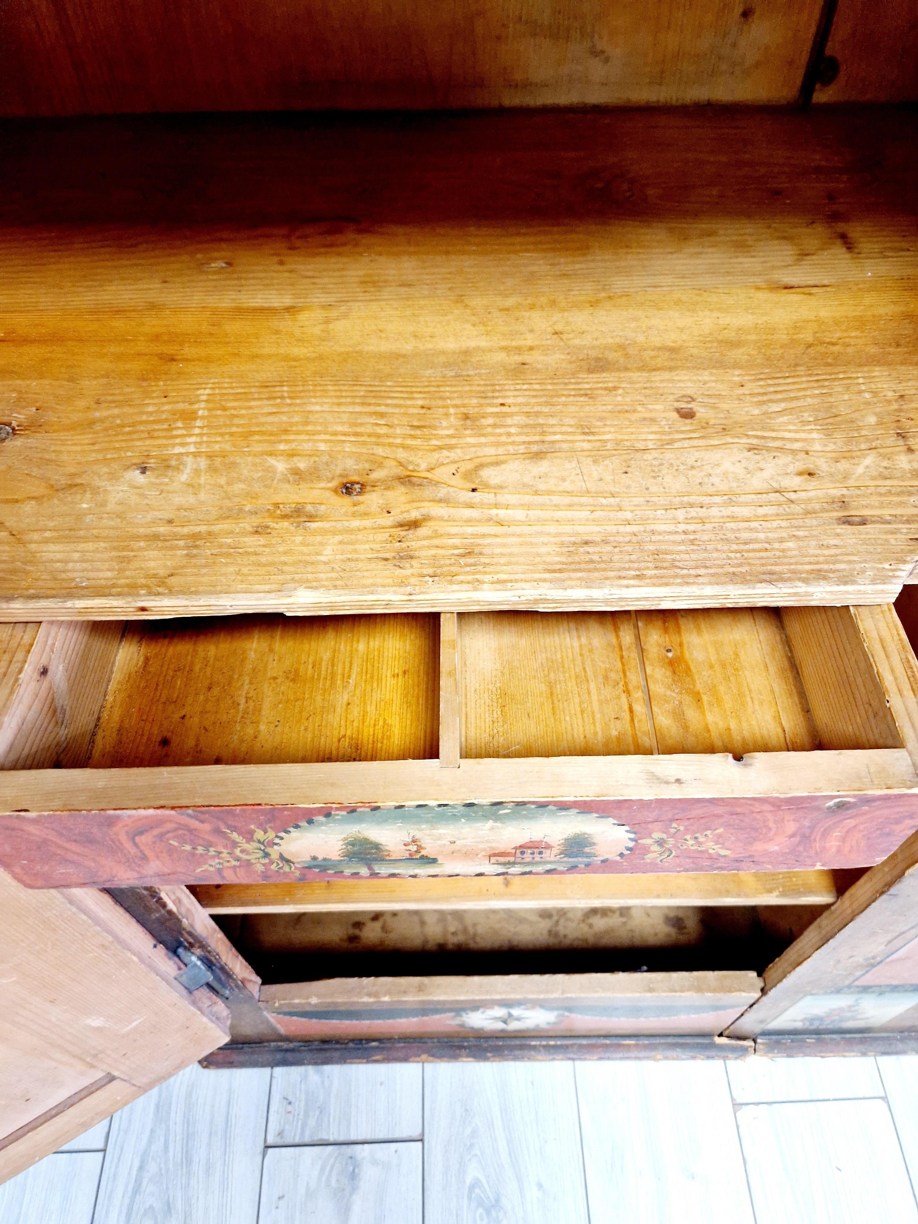 Antique Painted Bavarian Cupboard Folk Art In Good Condition For Sale In Buxton, GB