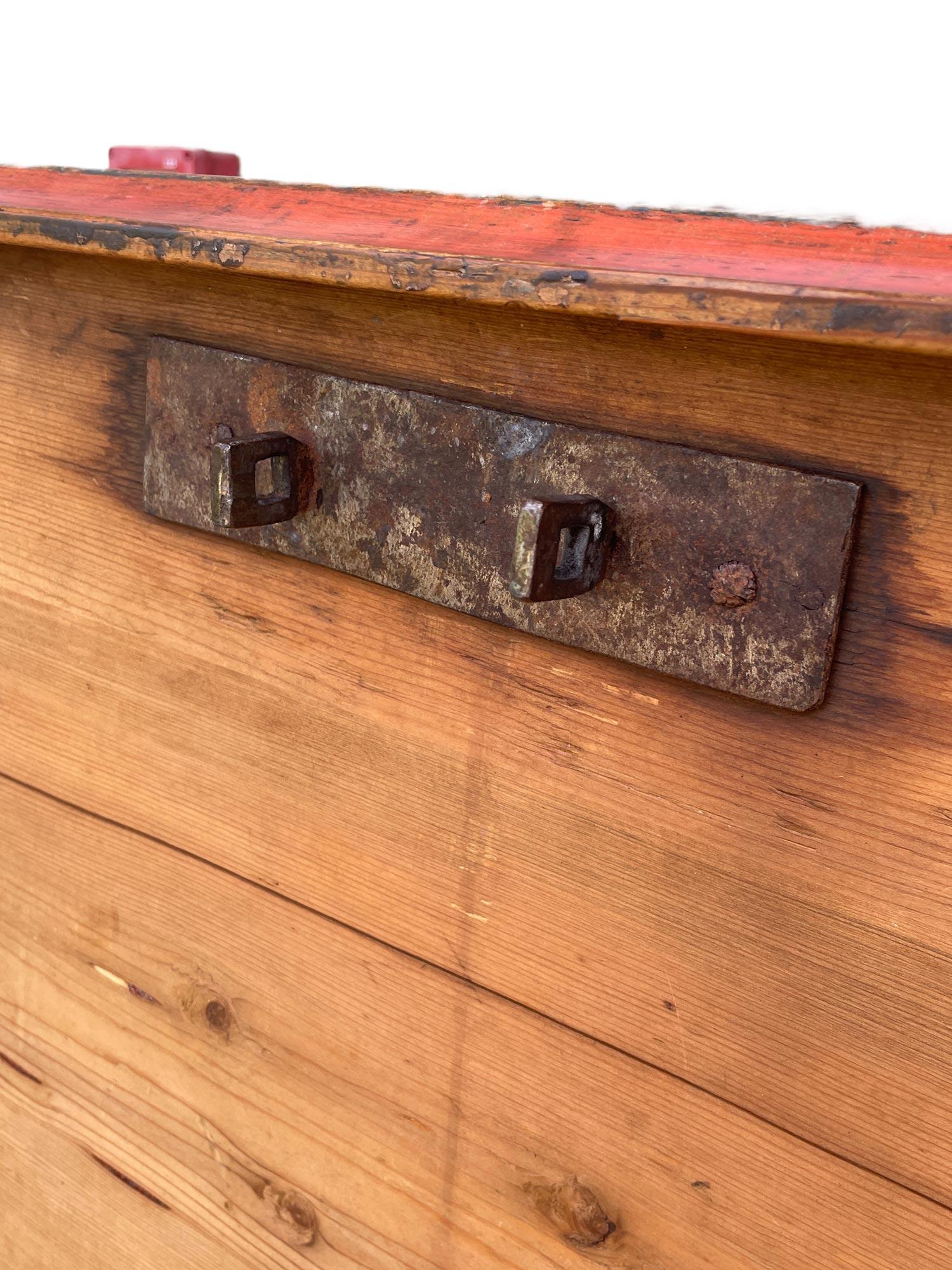 Antique Painted Blanket Chest en venta 8