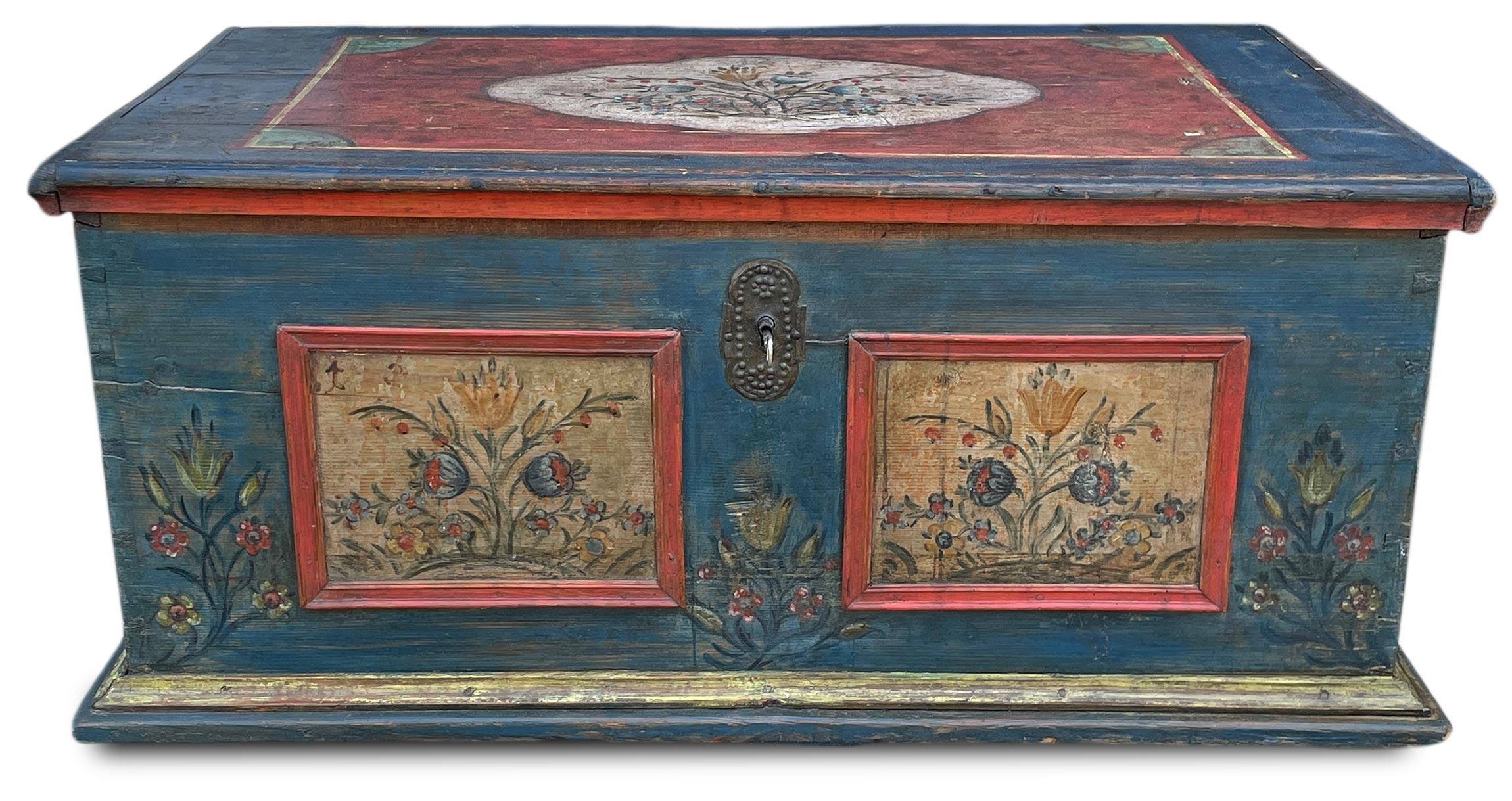 Antique Painted Blanket Chest en Bueno estado para la venta en Vo', Veneto