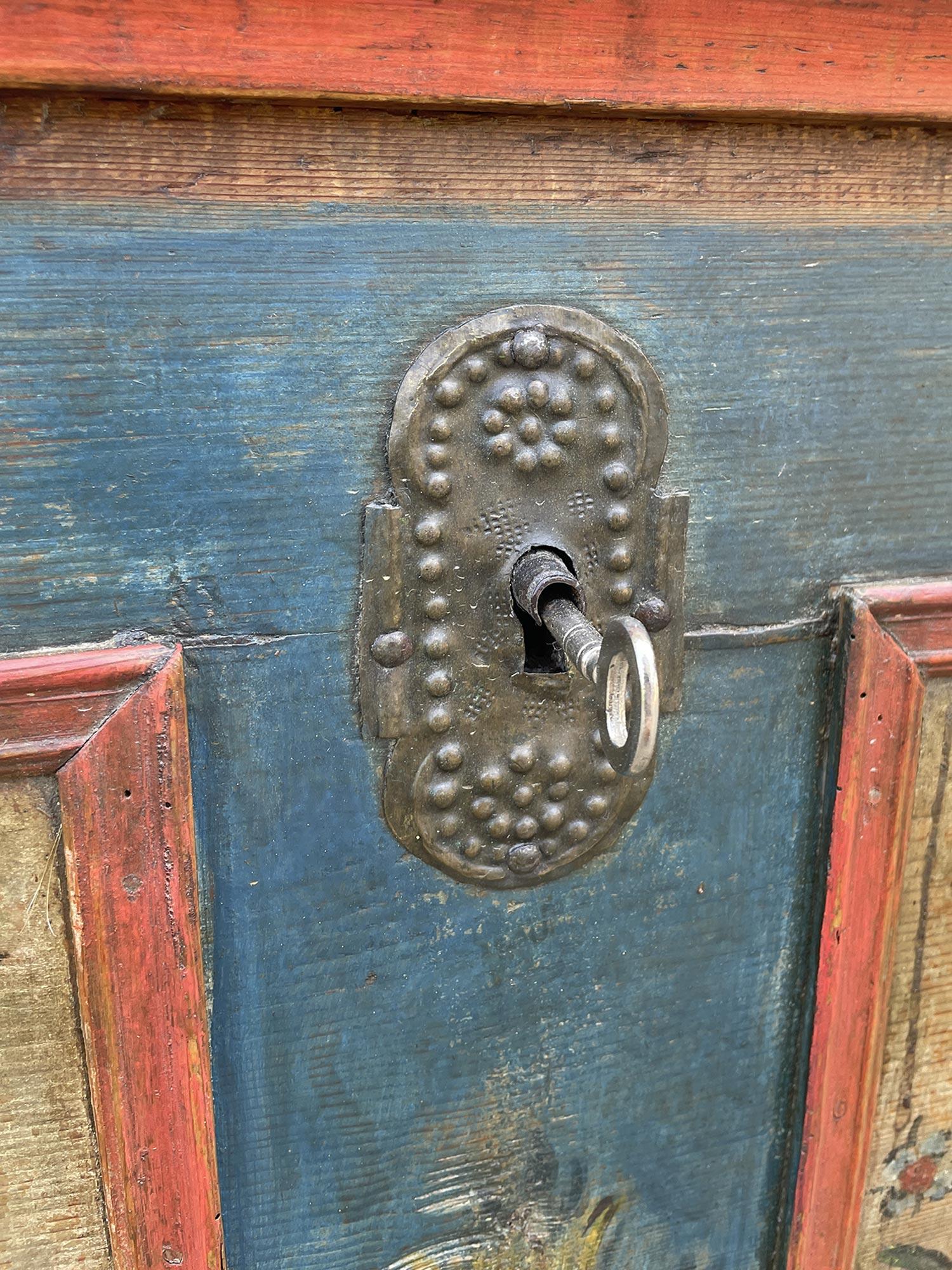Antique Painted Blanket Chest en venta 1