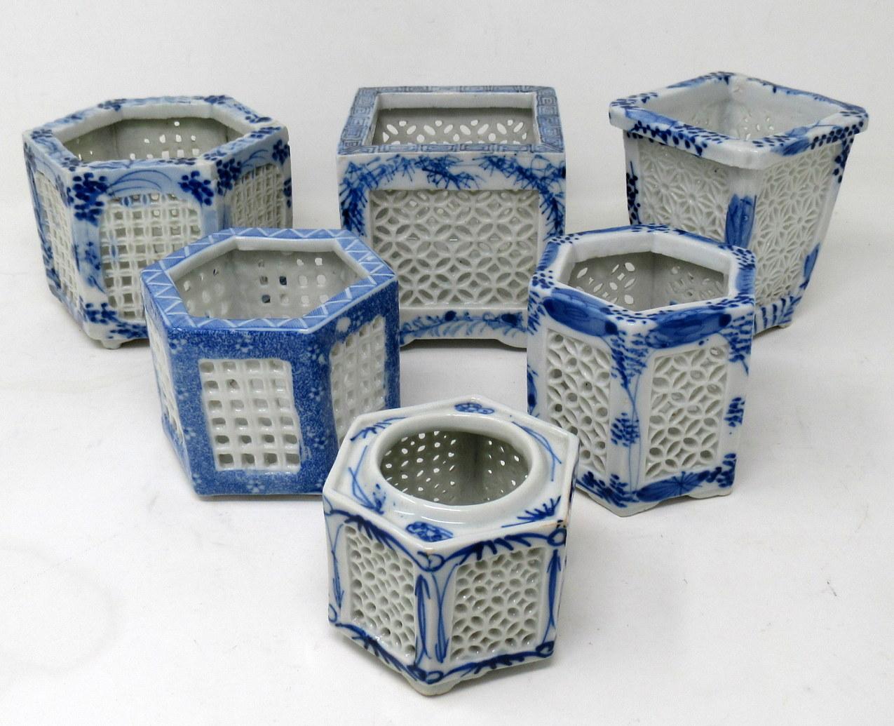 Antique Painted Blue White Japanese Chinese Reticulated Hexagonal Porcelain Vase In Good Condition In Dublin, Ireland