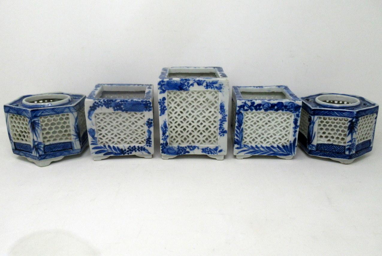 Antique Painted Blue White Japanese Chinese Reticulated Hexagonal Porcelain Vase In Good Condition In Dublin, Ireland