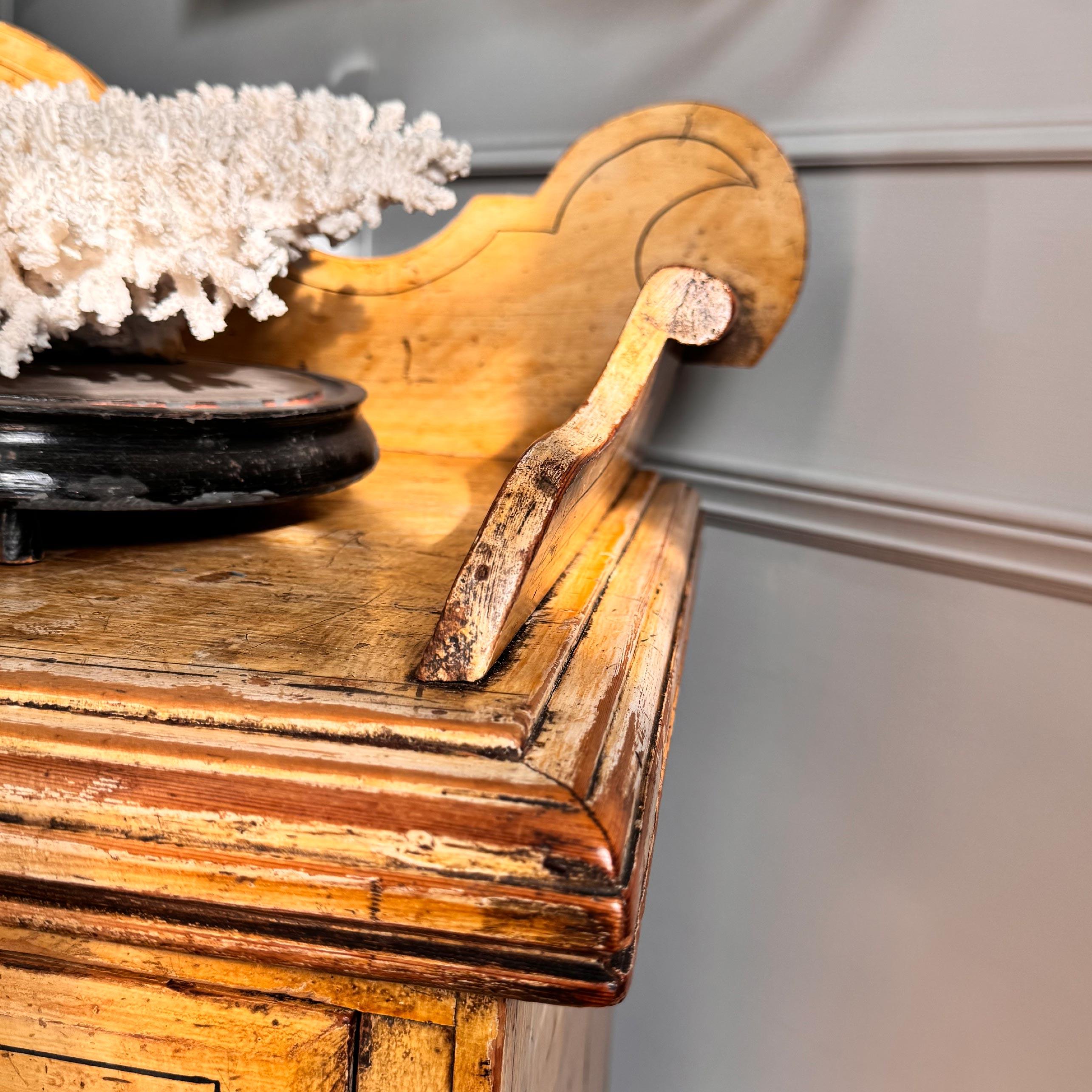 Ancienne commode peinte Circa 1850 en vente 6