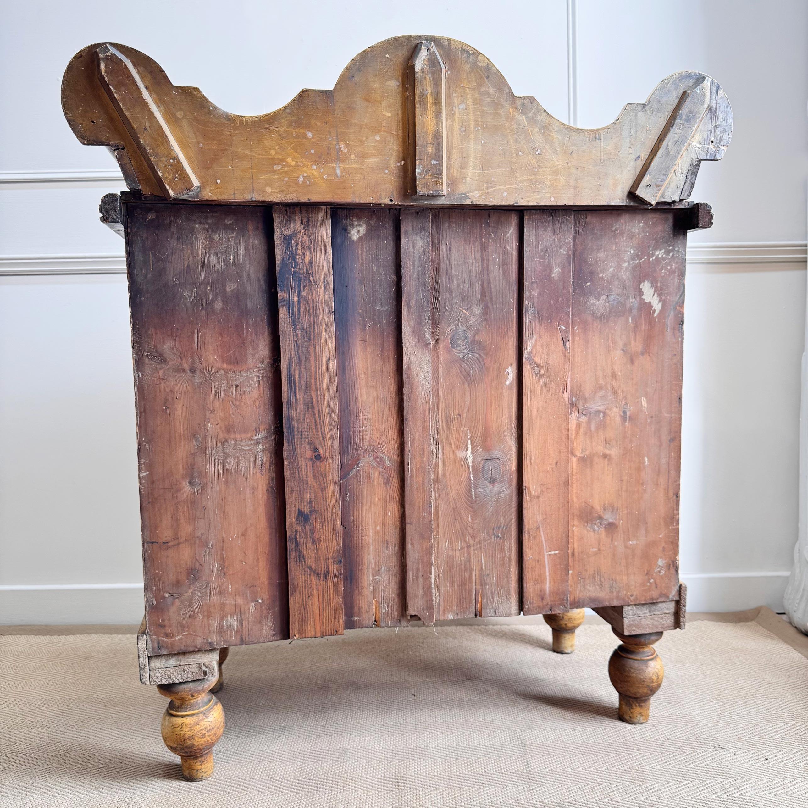 Ancienne commode peinte Circa 1850 en vente 9