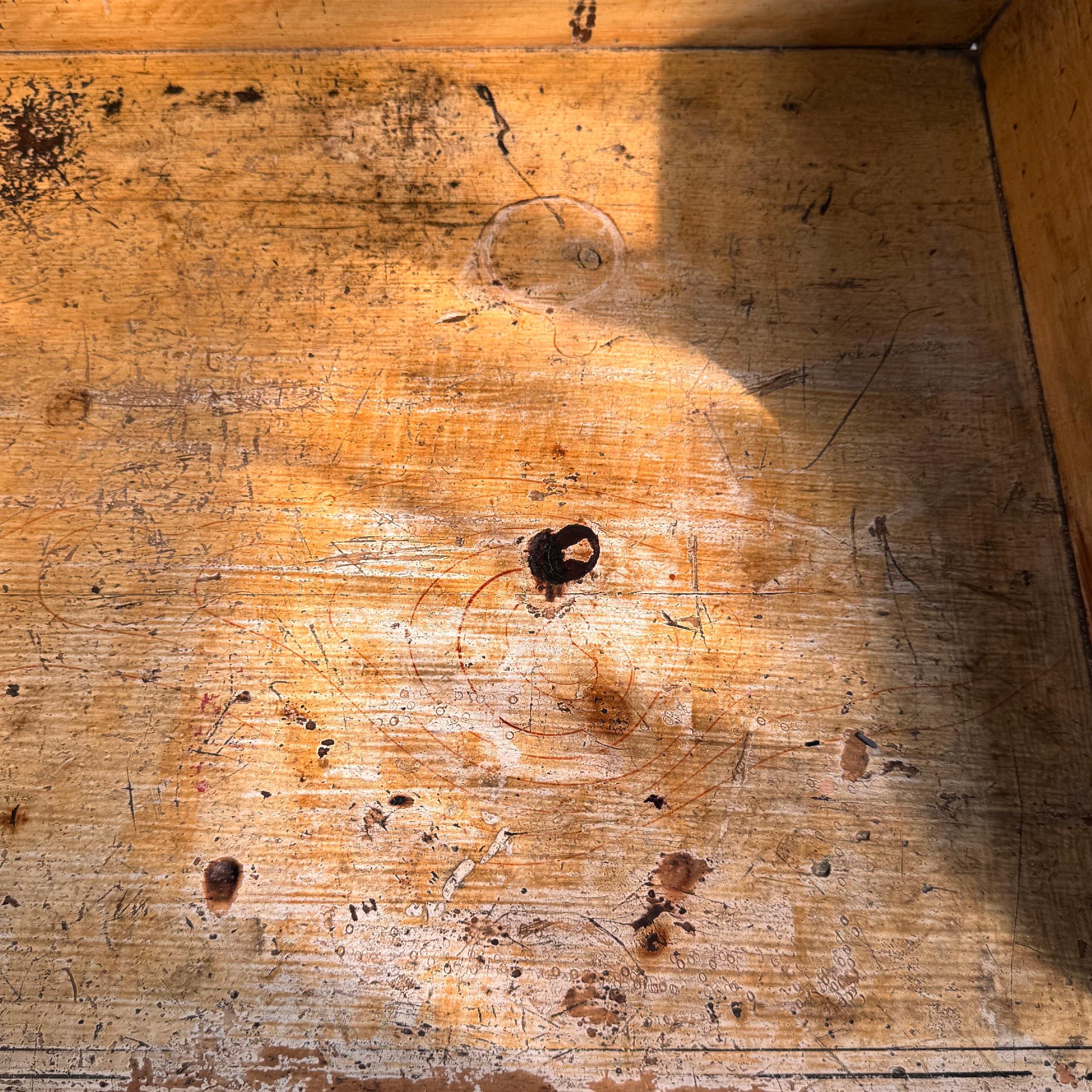 Ancienne commode peinte Circa 1850 en vente 11