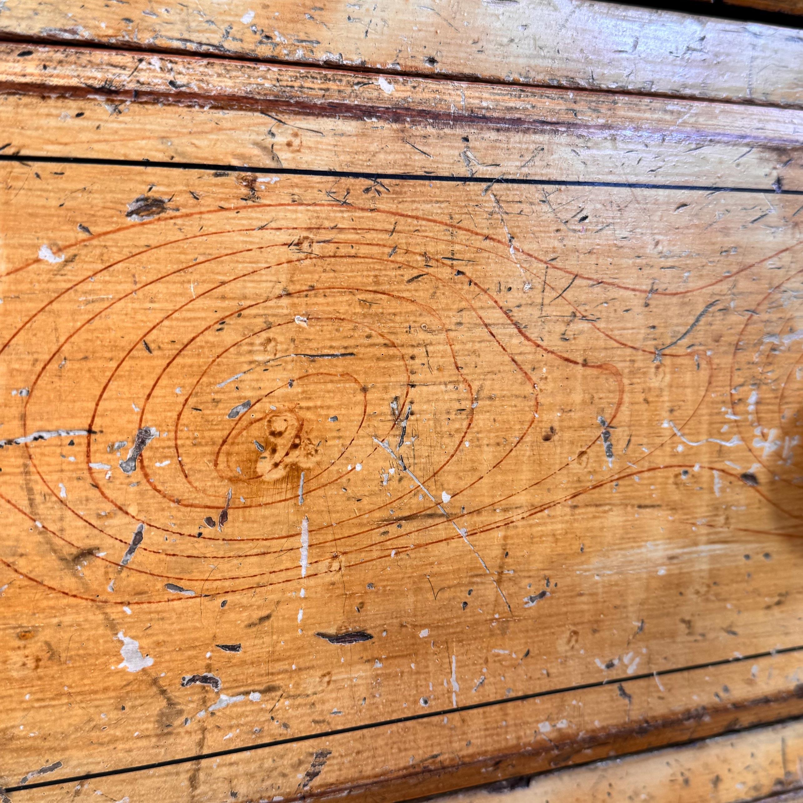 Ancienne commode peinte Circa 1850 en vente 1