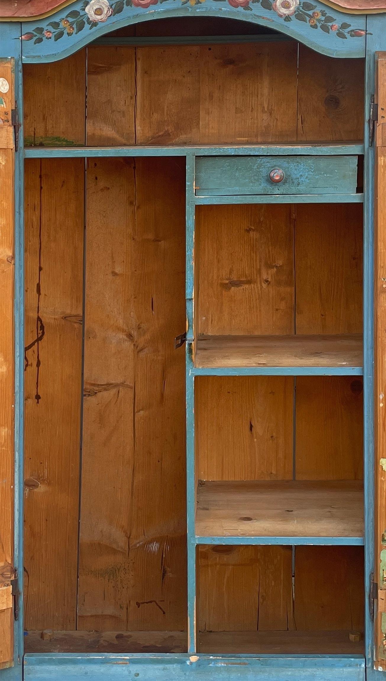 Antiker bemalter Schrank, datiert 1843 im Angebot 2