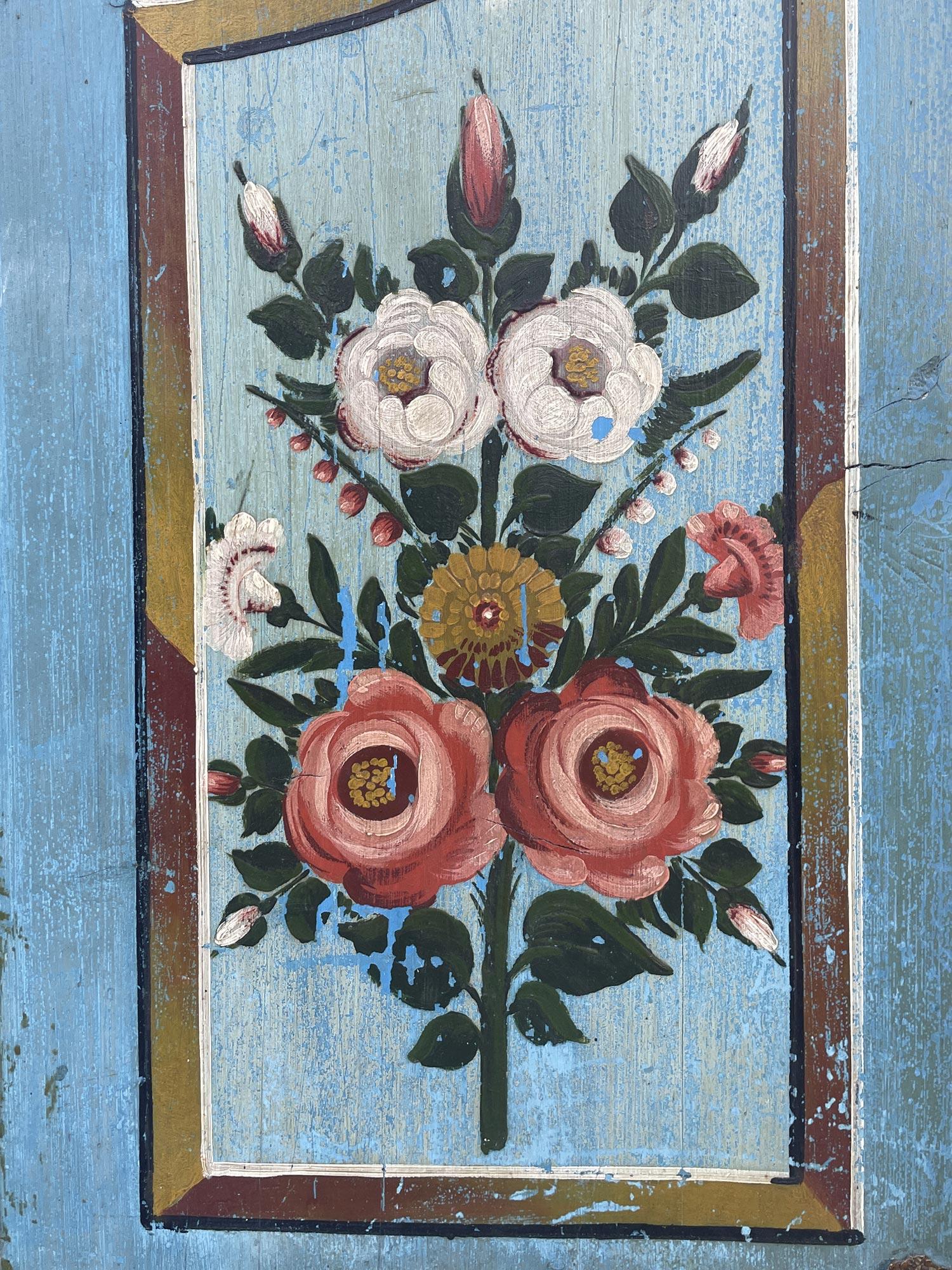 Antiker bemalter Schrank, datiert 1843 im Angebot 8