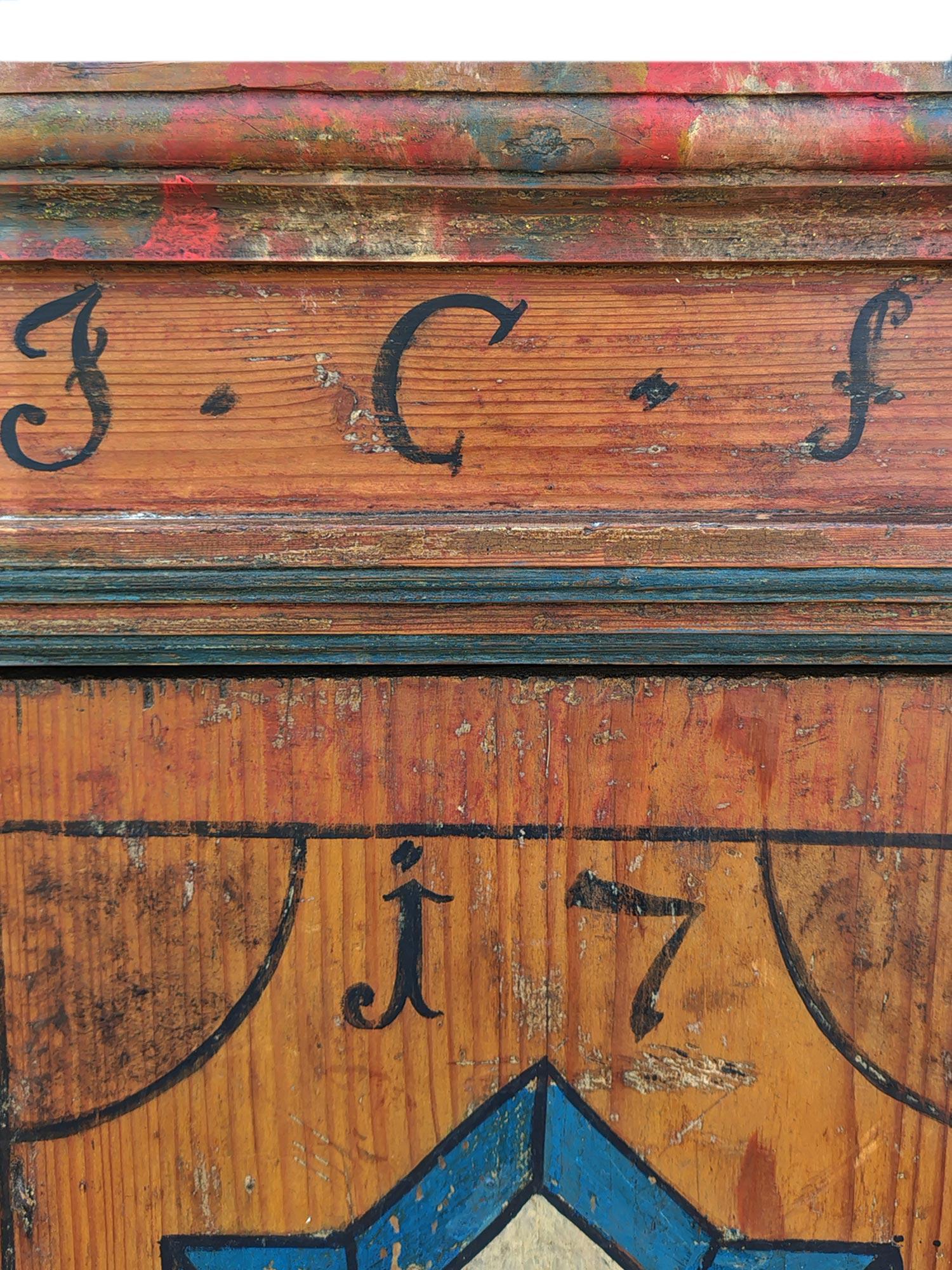 Antique Painted Cupboard with Flowers Dated 1766 en vente 3