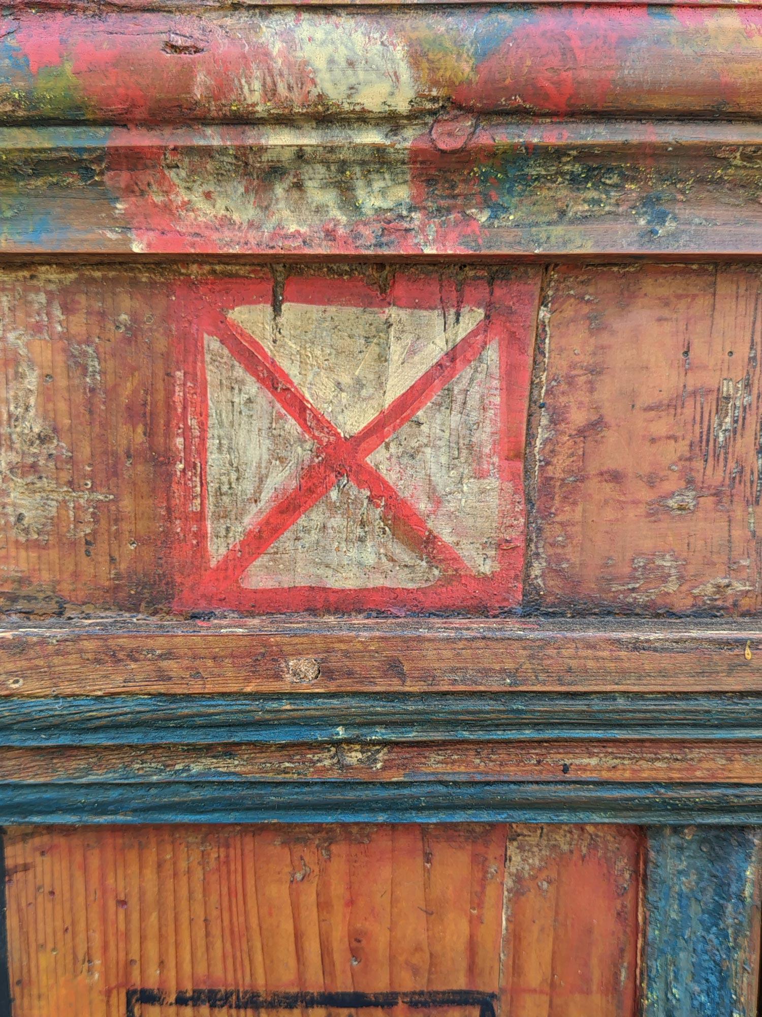 Antique Painted Cupboard with Flowers Dated 1766 en vente 7