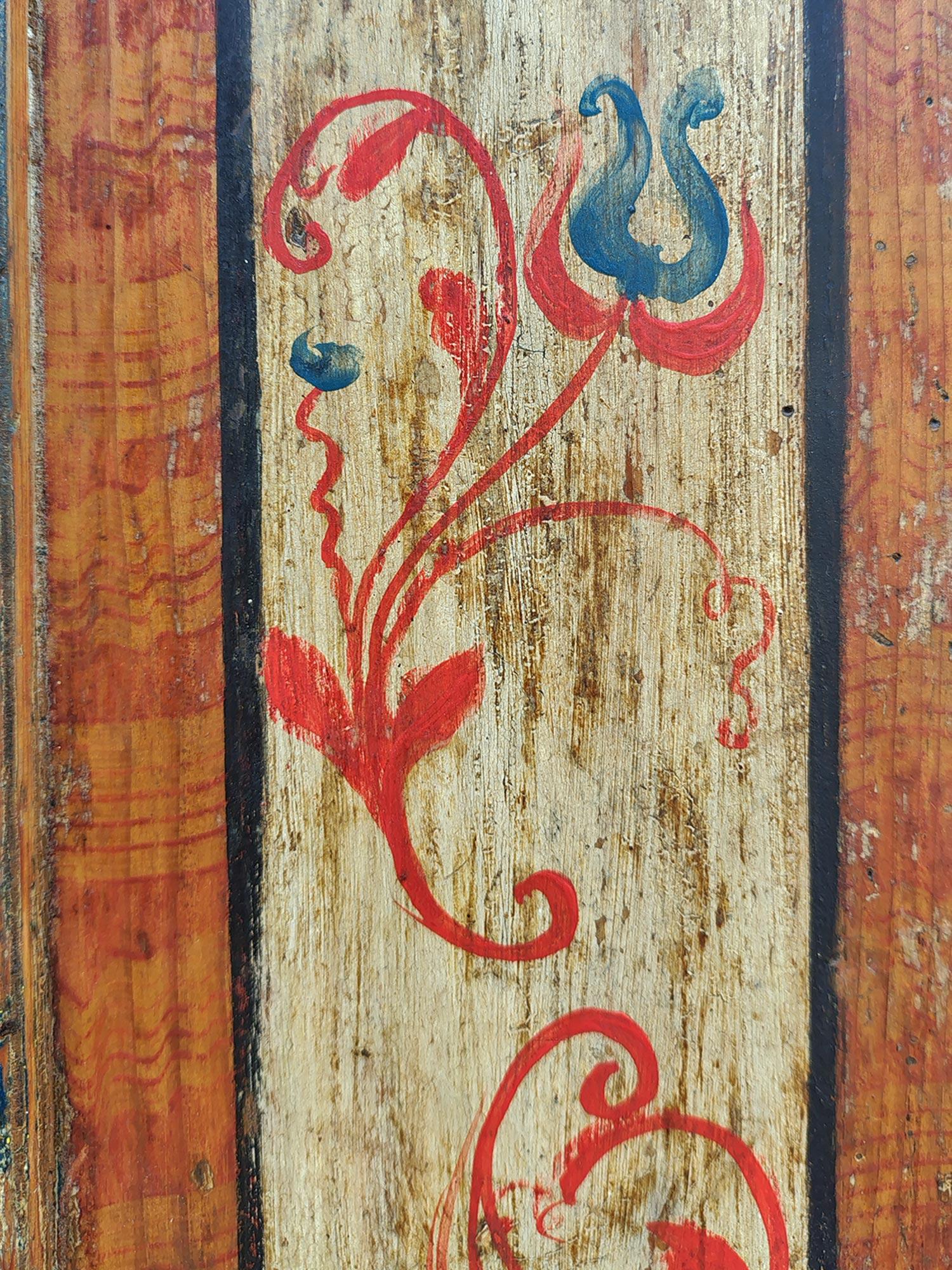 Antique Painted Cupboard with Flowers Dated 1766 en vente 9