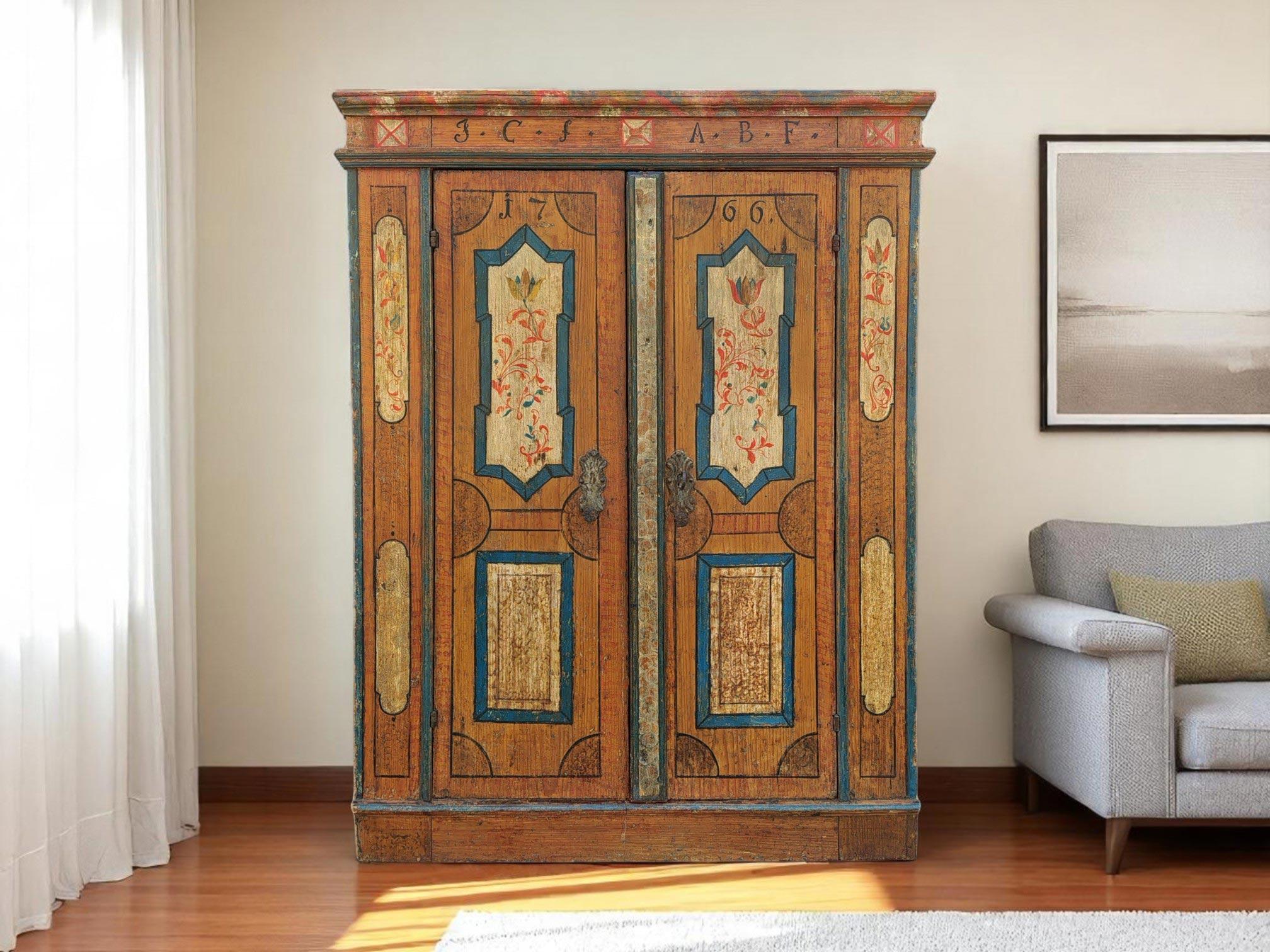 Mid-18th Century Antique Painted Cupboard with Flowers Dated 1766 en vente