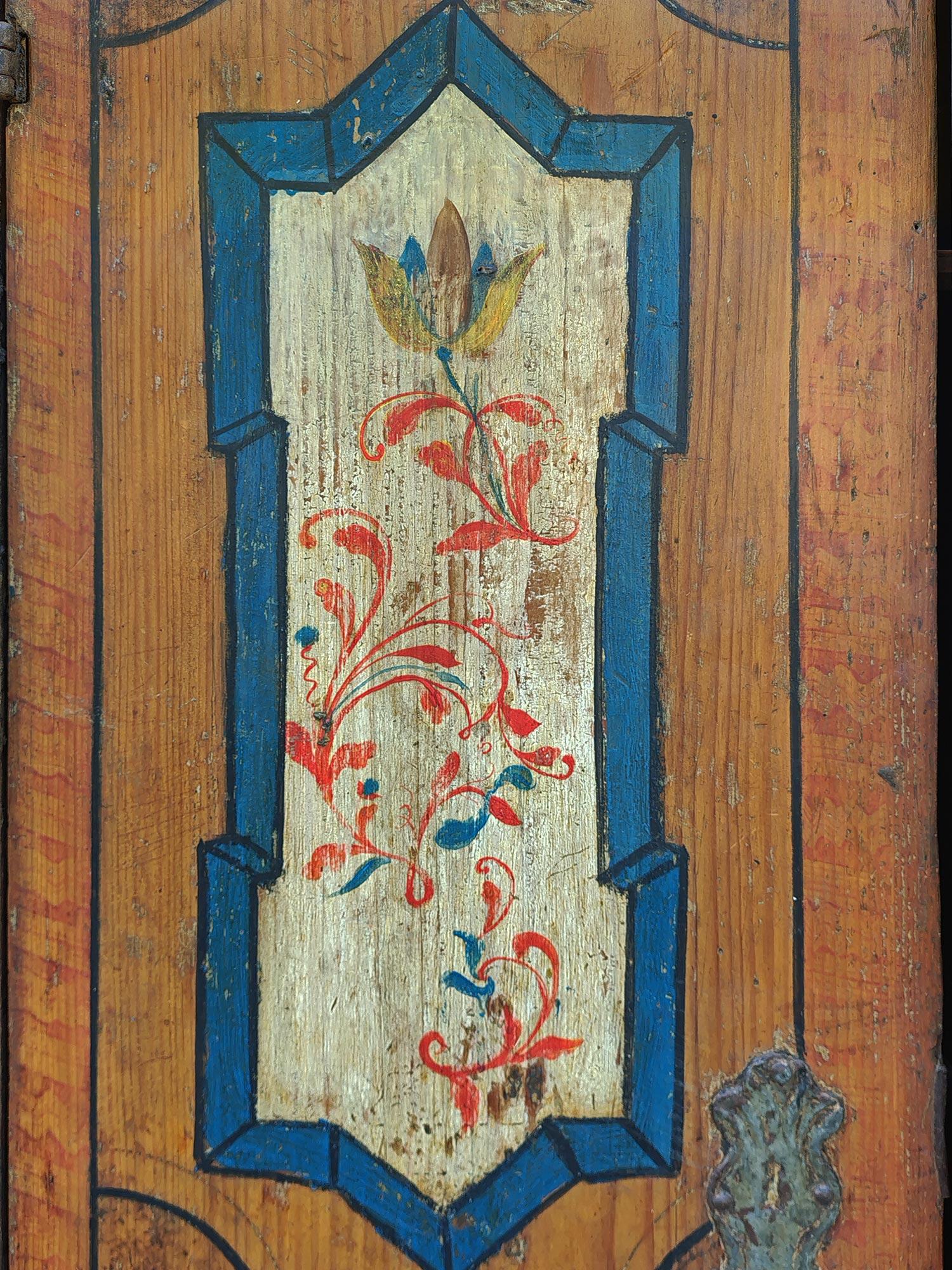 Antique Painted Cupboard with Flowers Dated 1766 en vente 1