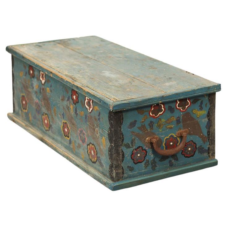 Antique Painted Farmhouse Rustig Folk Art Chest / Trunk For Sale