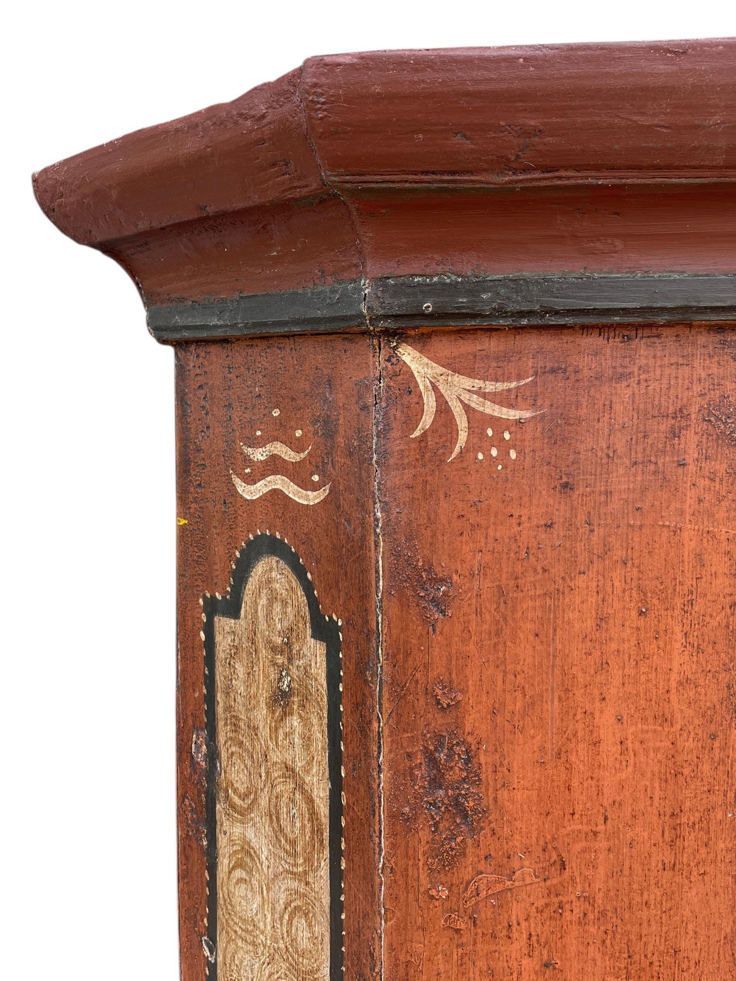 Antiker bemalter Blumenschrank, datiert 1743 im Angebot 11