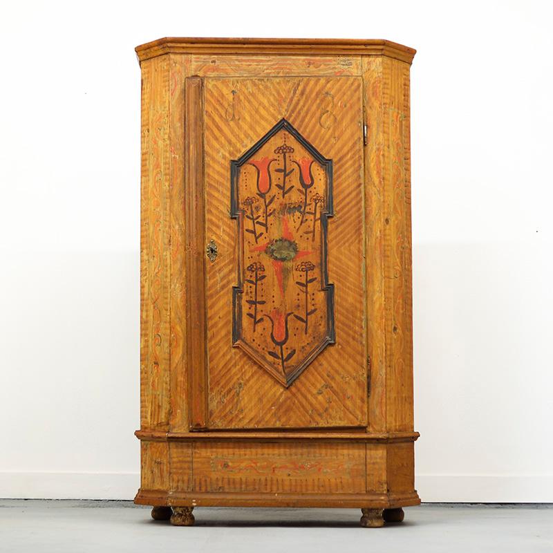 Beautifully painted bridal cabinet from Germany, specifically Franconia. The cabinet has a very rustic appearance and shows plenty of character. Considering its age, this cabinet is in good condition, though there are naturally some minor signs of