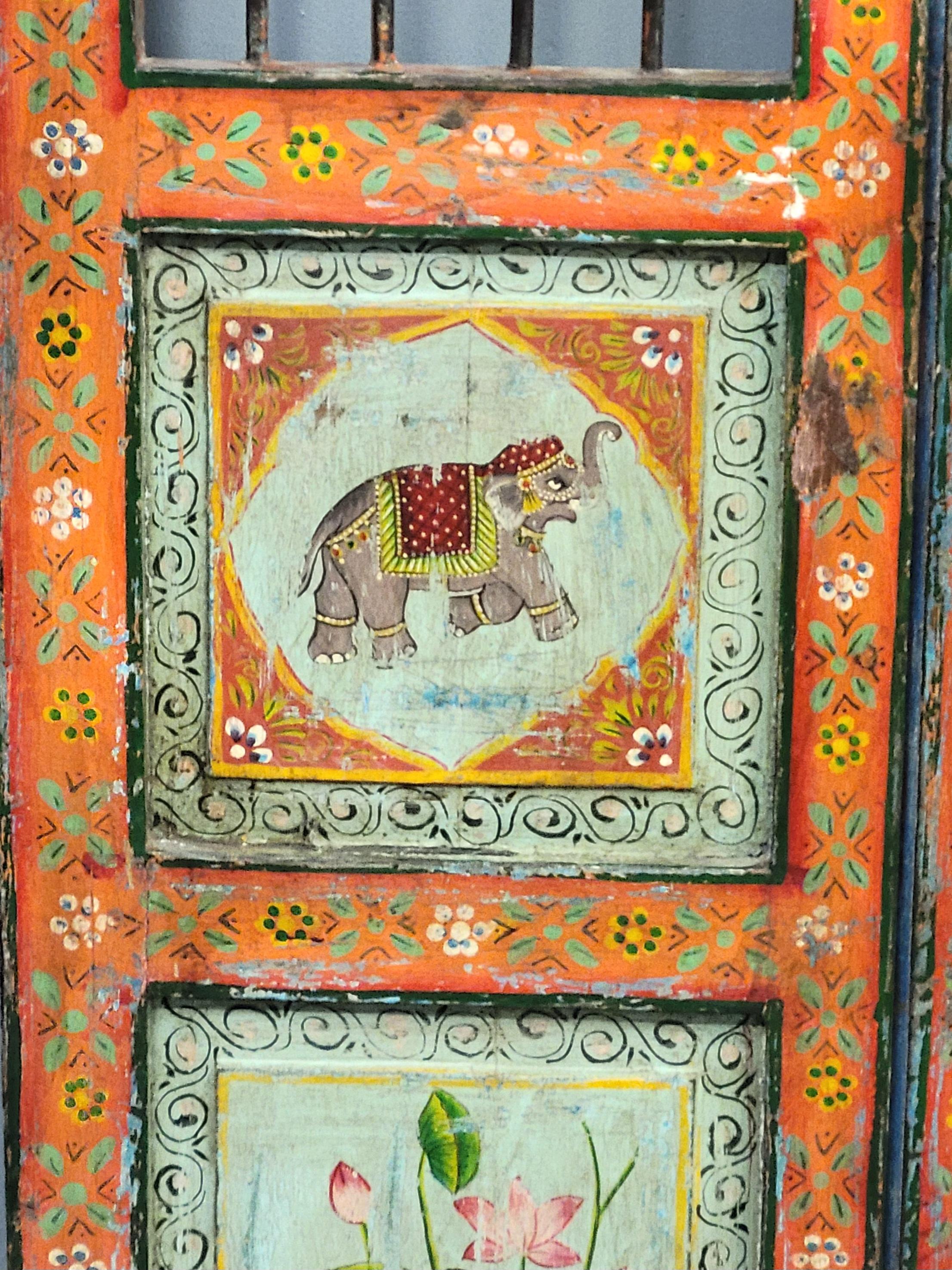 Antique Painted Indian Dog Gates Wall Hanging In Good Condition For Sale In Centennial, CO