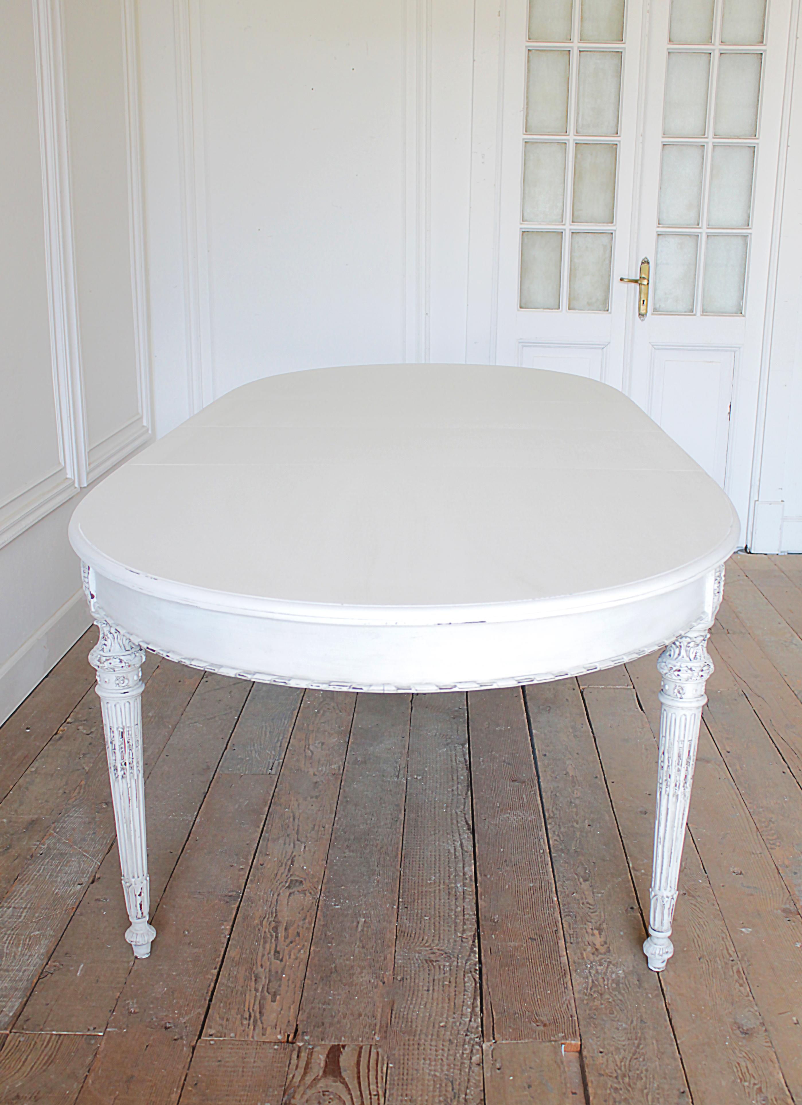 Antique Painted Louis XVI Style Dining Table with Leaves In Good Condition In Brea, CA