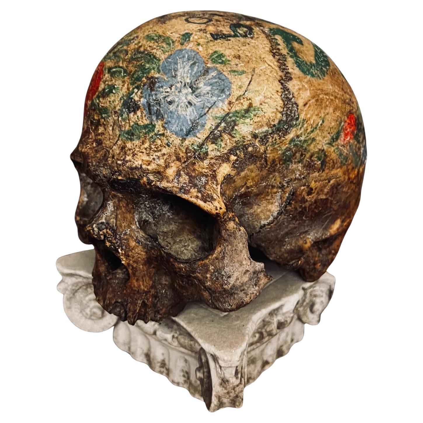 Antigua calavera pintada Memento Mori, fechada en 1769 Año de nacimiento de Napoleón I en venta