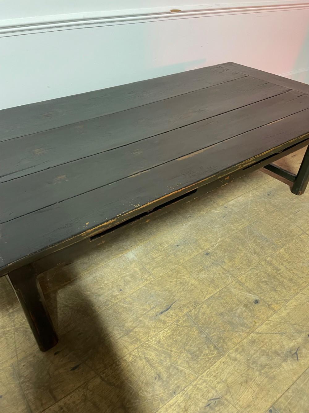 Antique painted oak coffee table In Good Condition For Sale In Budleigh Salterton, GB
