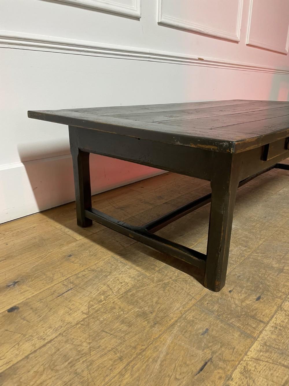 Antique painted oak coffee table For Sale 2