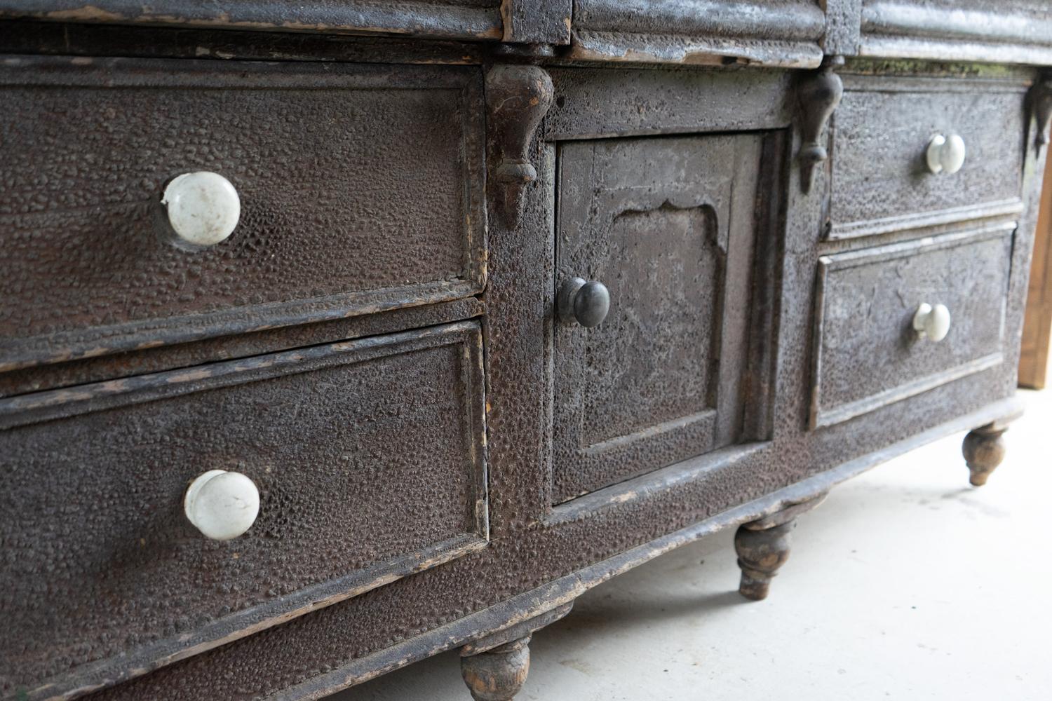 Antique Painted Pine Dresser Base, Lancashire, Early 19Th Century In Good Condition For Sale In Bristol, GB
