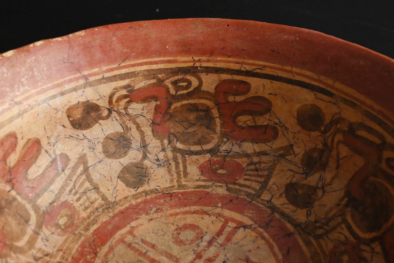 Cerámica antigua pintada de la civilización maya /  Cuenco de cerámica decorada Hondureño