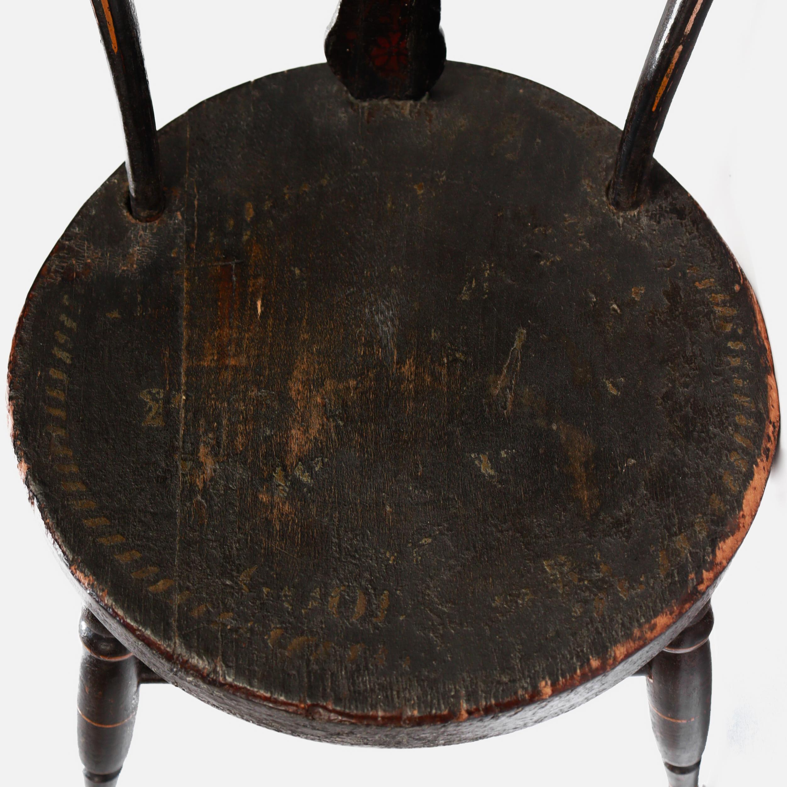 Antiker bemalter und schablonierter Miniatur-Volkskunst-Kinderstuhl oder Puppenstuhl im Angebot 7