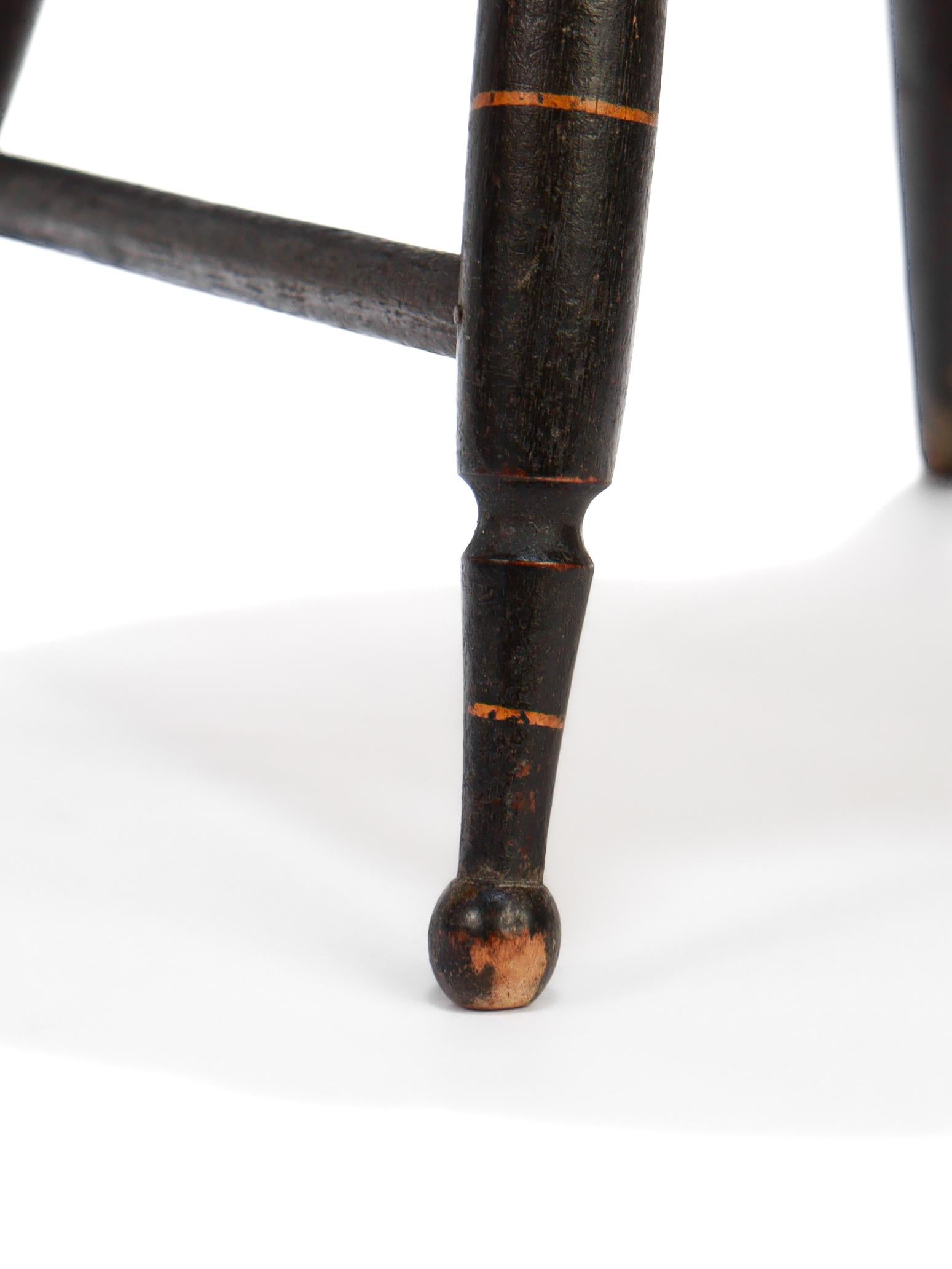 Antiker bemalter und schablonierter Miniatur-Volkskunst-Kinderstuhl oder Puppenstuhl im Angebot 10