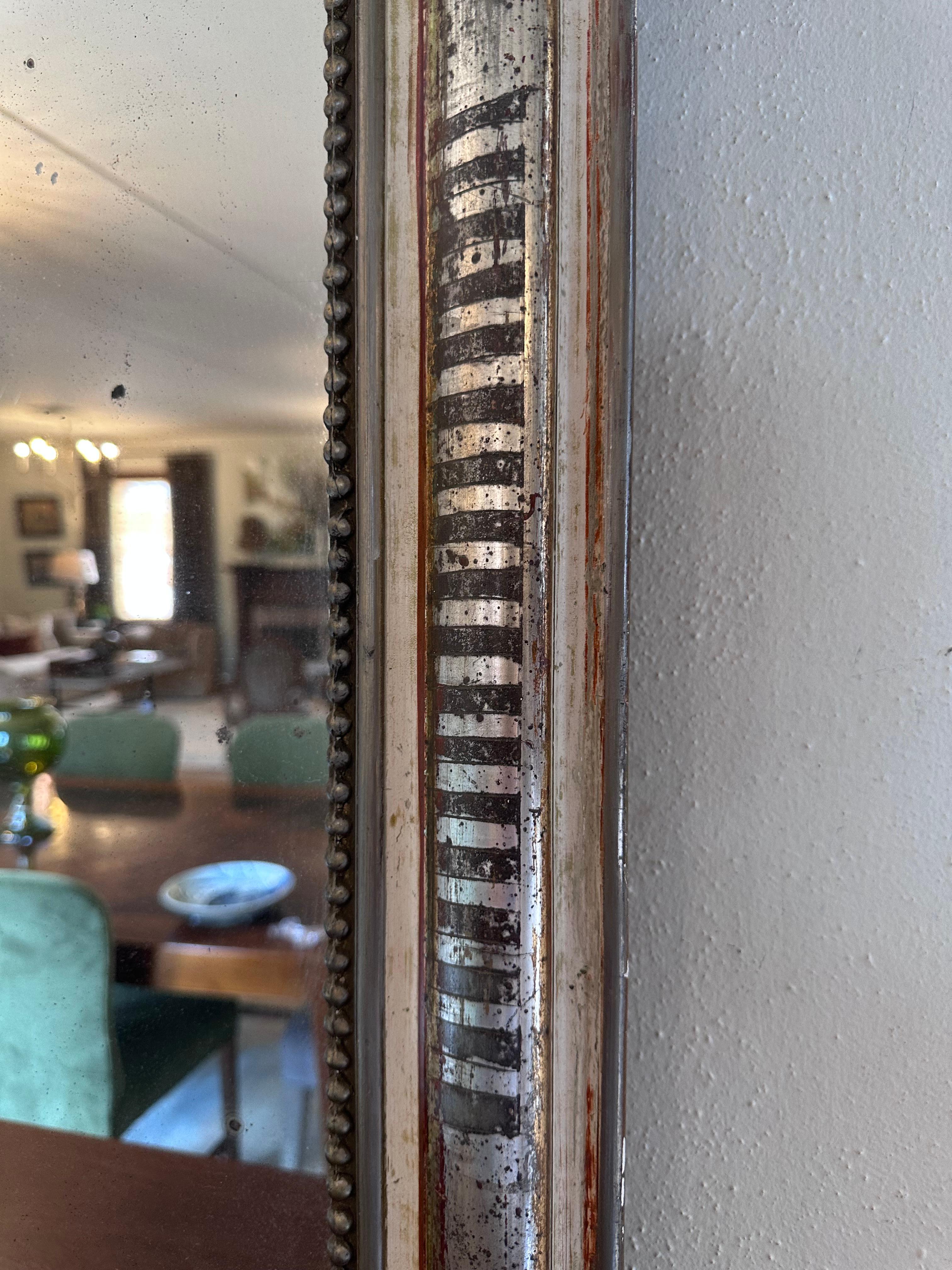 Antiker gestreifter Louis Philippe-Spiegel mit versilberten Rändern im Zustand „Gut“ im Angebot in Baton Rouge, LA