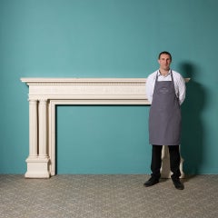 Antiker bemalter Holzkamin