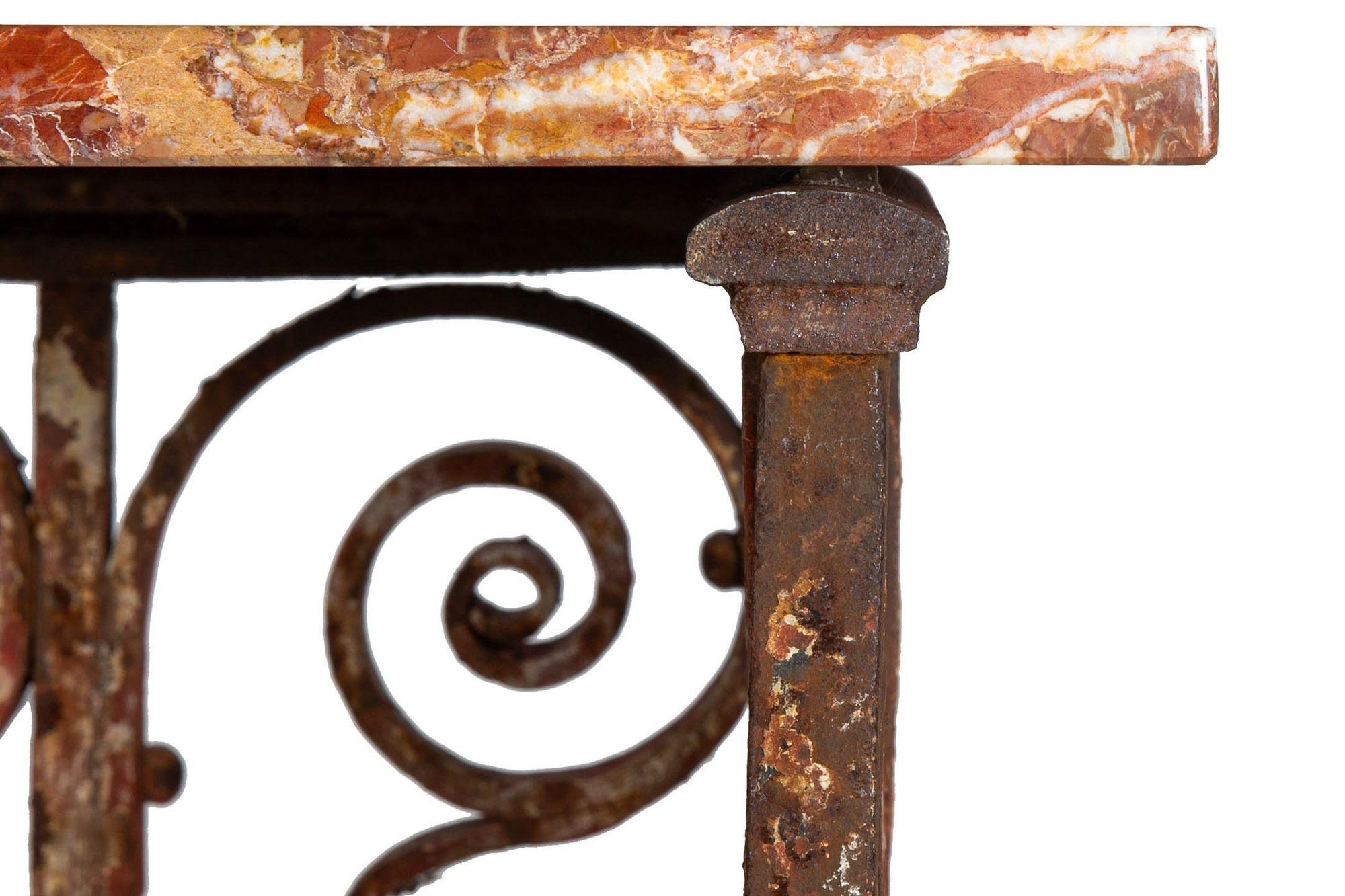 Ancienne table console de pilier architecturale en fer forgé et marbre rouge peint en vente 4